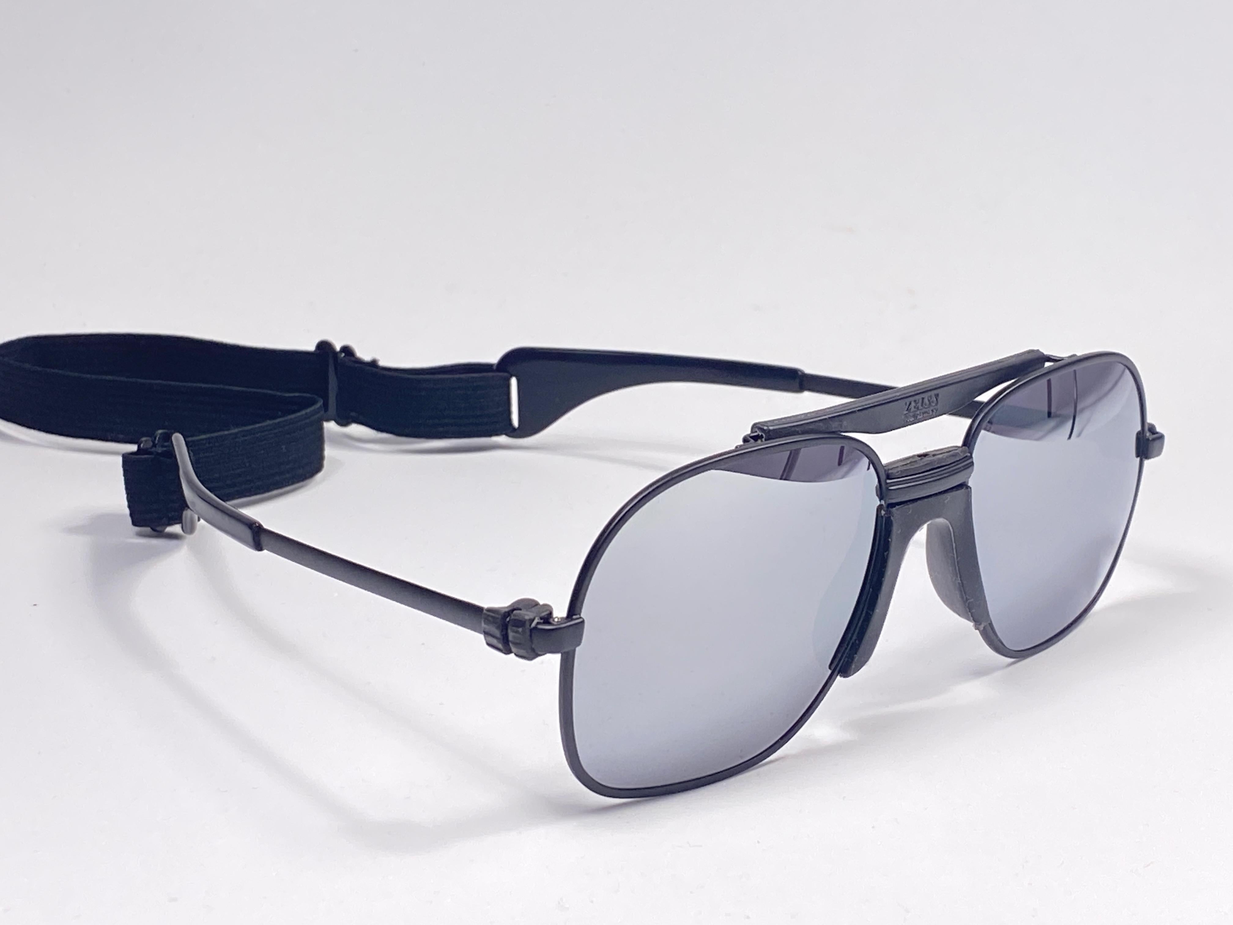 New Vintage Zeiss Black Matte Frame Mirror Lenses West Germany 1970 Sunglasses en vente 1