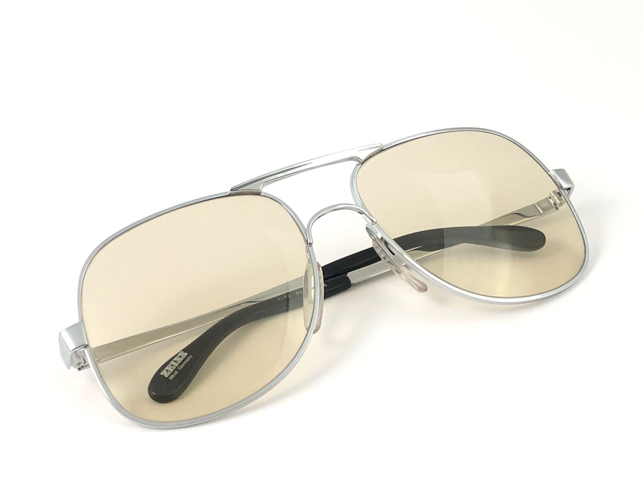 New Vintage Metzler Zeiss Umbramatic 2083 Oversized Sunglasses West Germany 80's For Sale 4