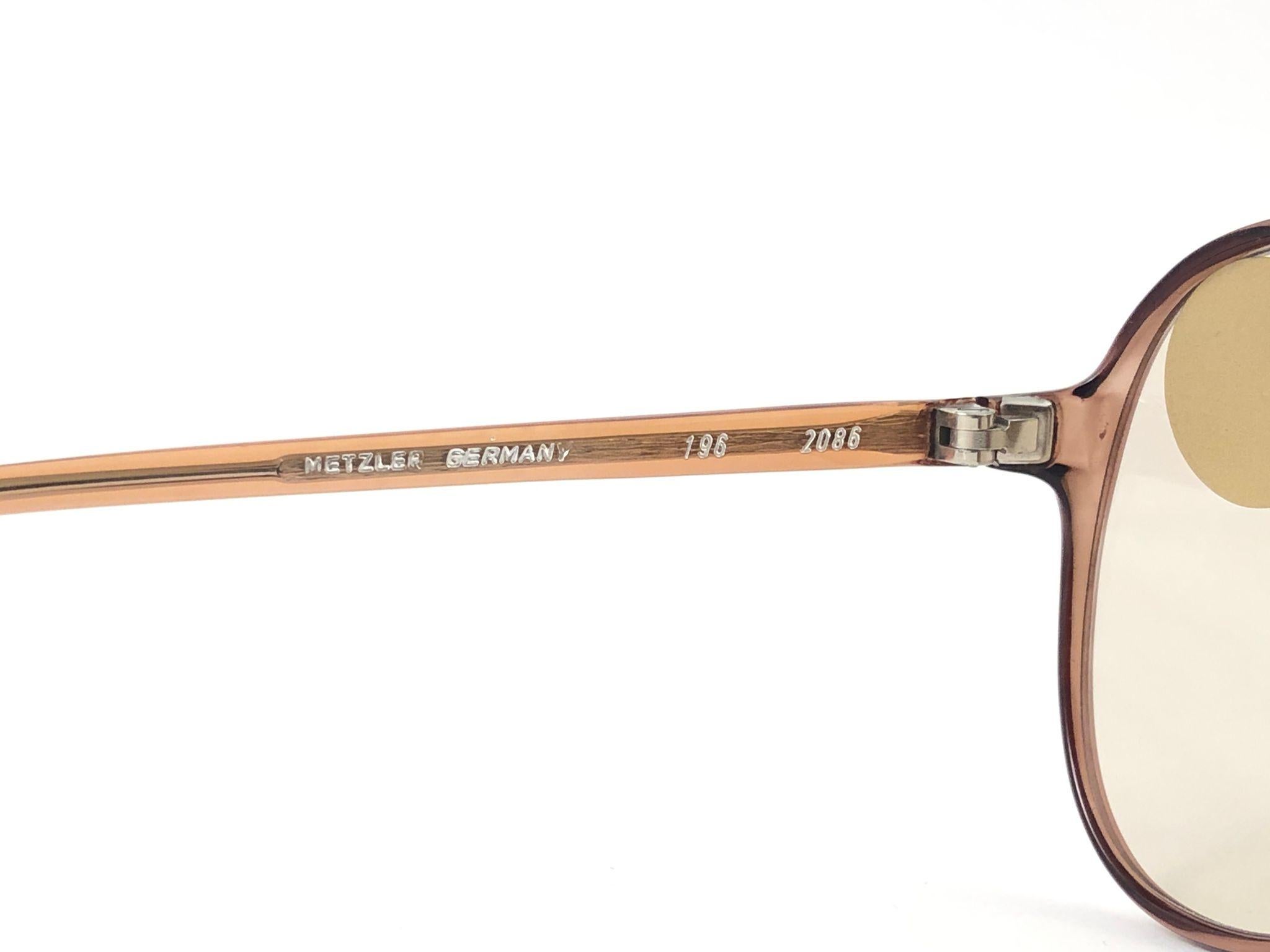 1980s aviator glasses