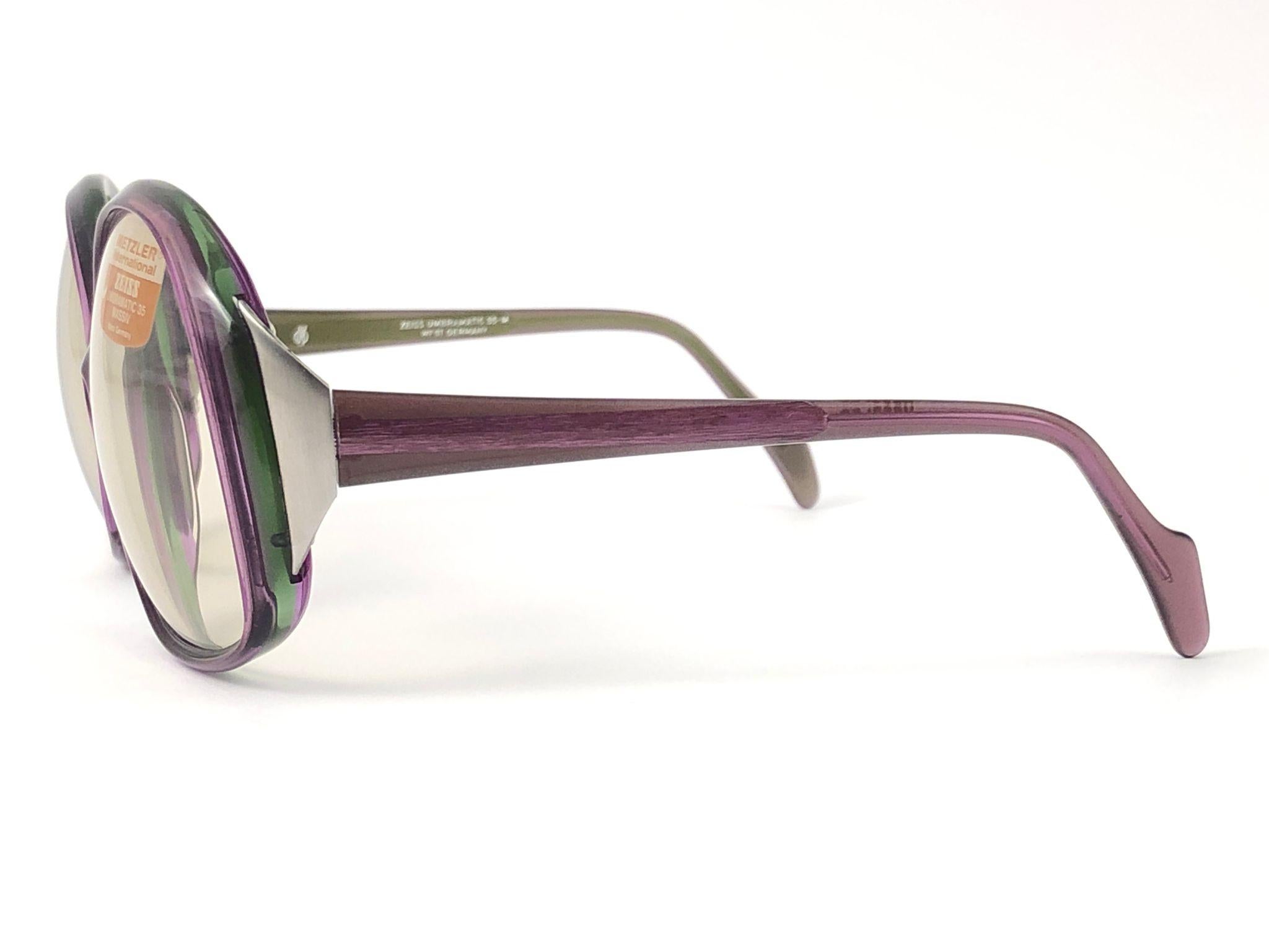 New Vintage Metzler Zeiss Umbramatic Oversized Sunglasses West Germany 1980's In Excellent Condition For Sale In Baleares, Baleares