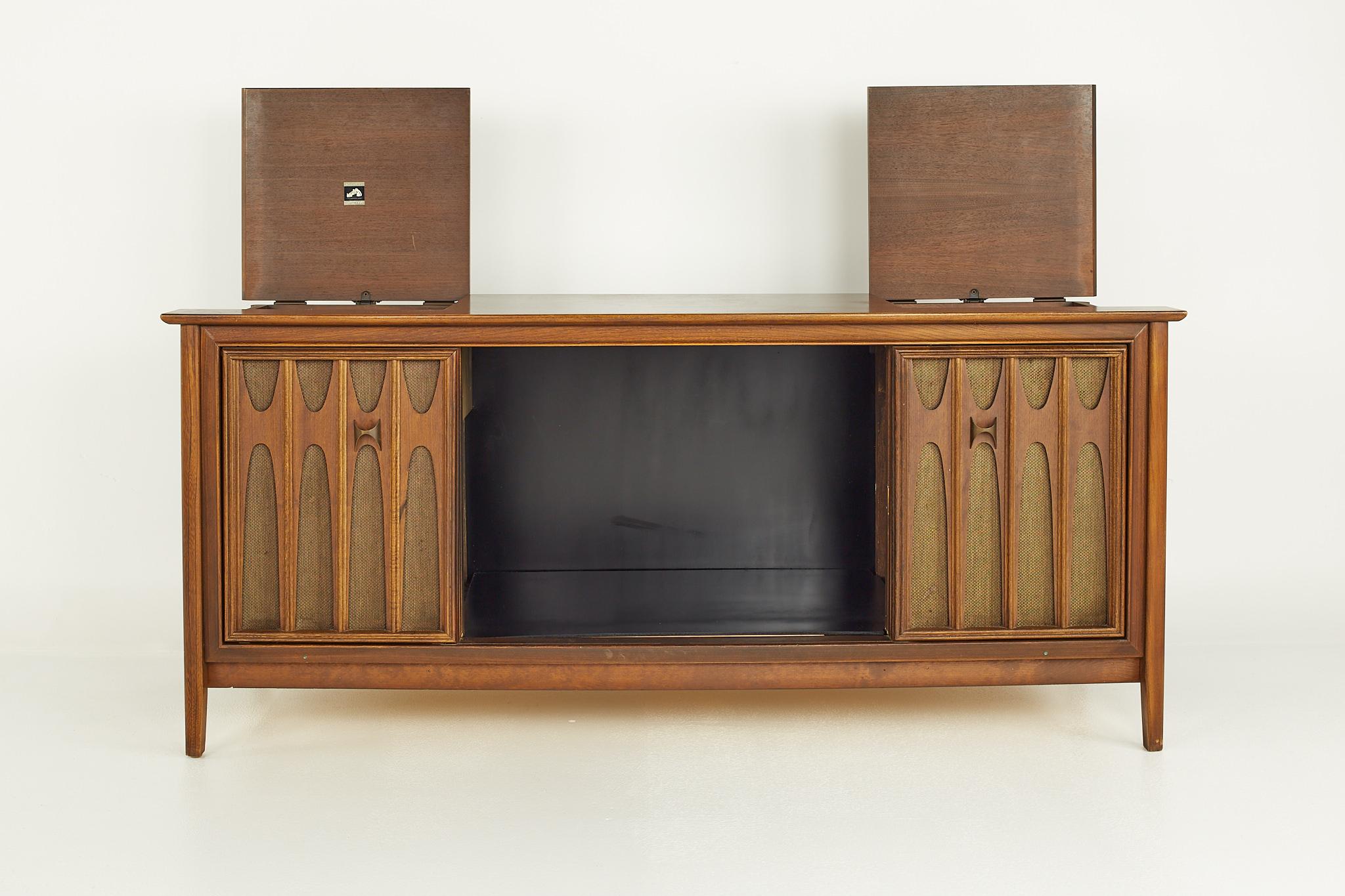 Wood New Vista Victrola Mid Century Stereo Console