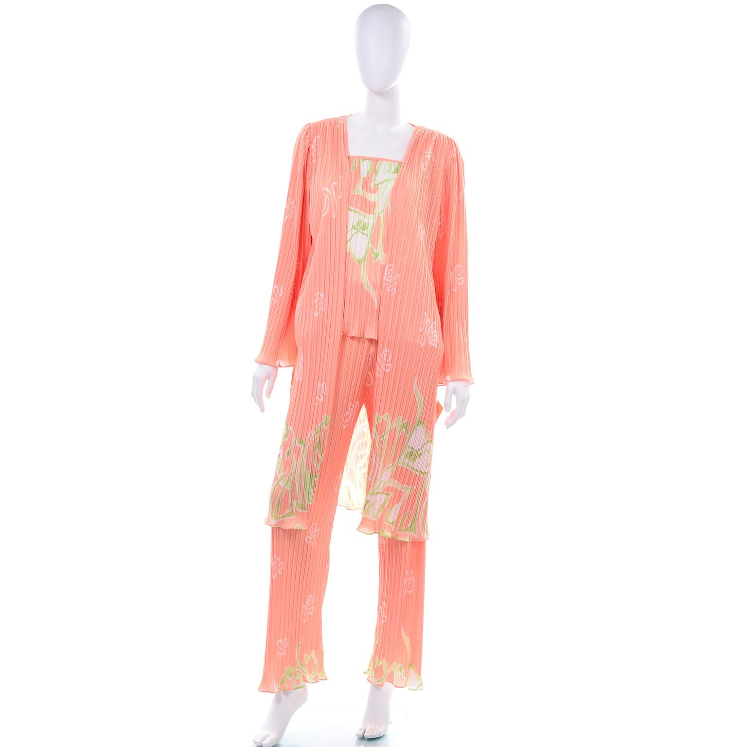 Neu mit Etikett Bill Tice Pfirsich Vintage 3-tlg. Hose, Tank & Robe Pajama Loungewear (Orange) im Angebot