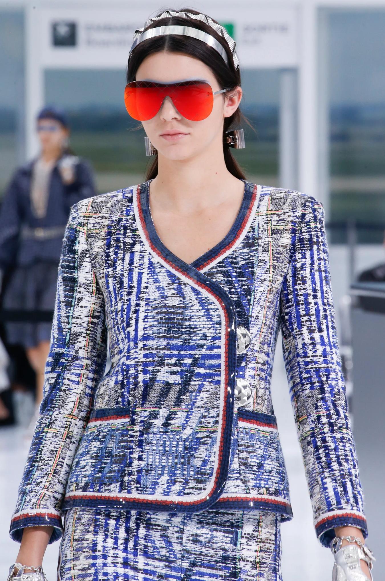 New W/ Tags Chanel S/S 2016 Kendall Jenner Runway Skirt & Jacket Suit 2
