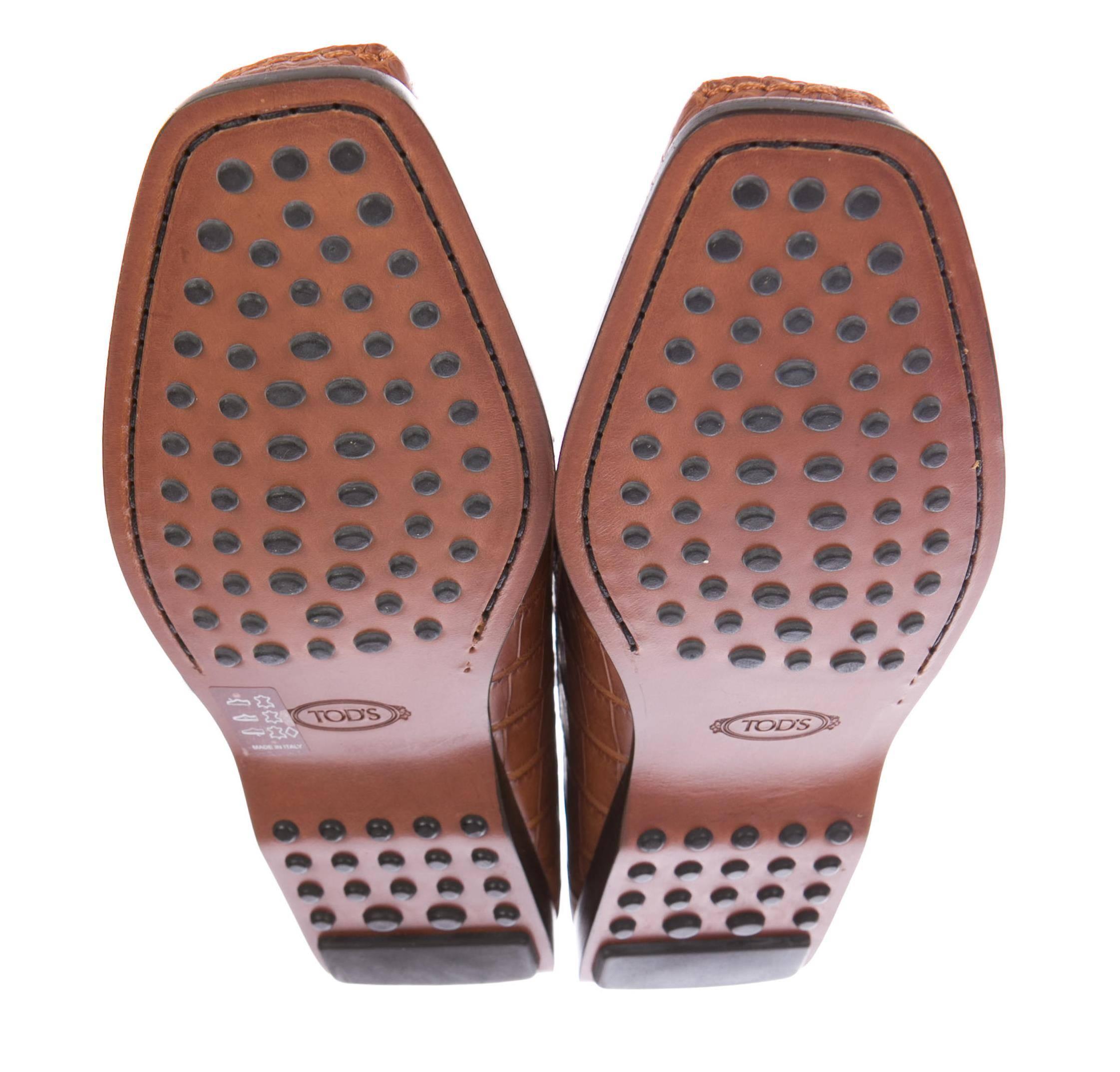 Tod's - Chaussures à talons compensés « Welted » en crocodile exotique, taille 8 Pour femmes en vente