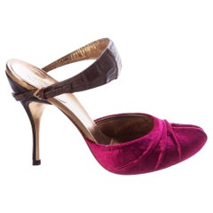 Nuevo Con Caja Gucci Terciopelo y Cocodrilo Tacones Mules Sz 36