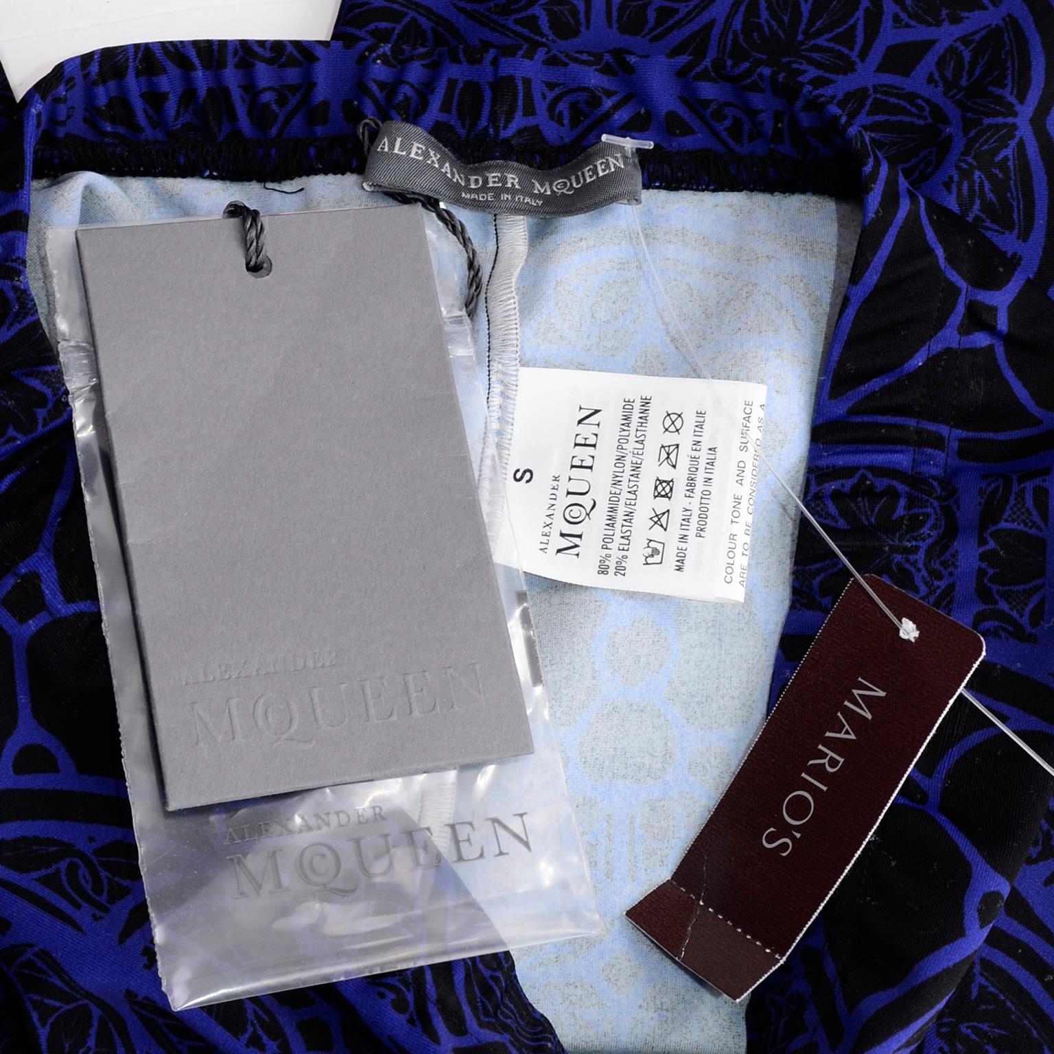 Alexander McQueen Leggings à imprimé abstrait bleu et noir, Neuf avec étiquettes en vente 9