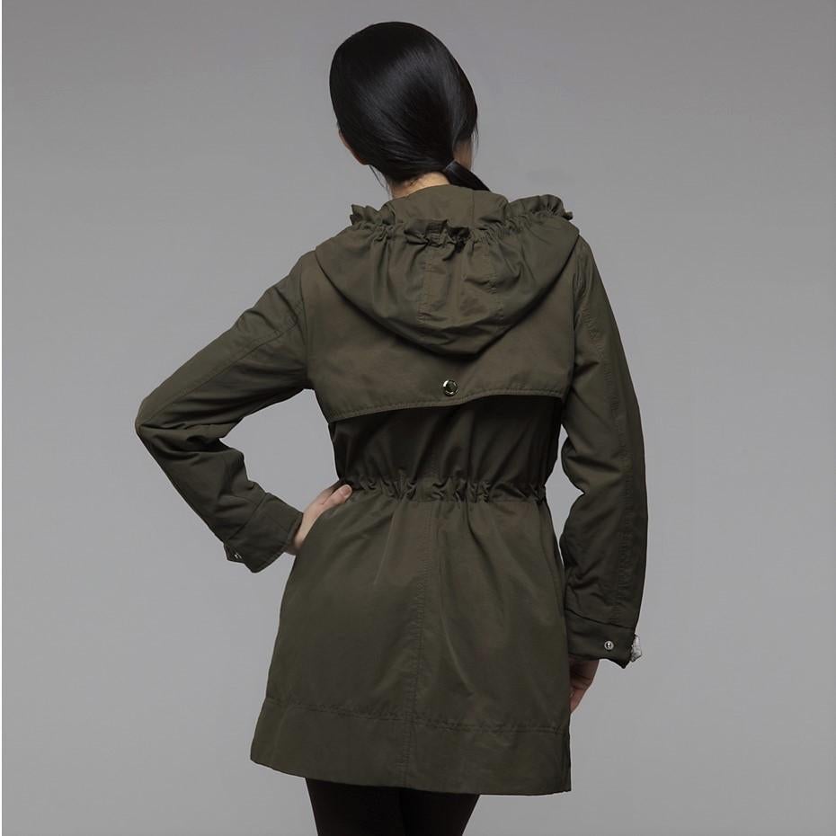 Nero Nuovo con etichetta Kenneth Cole Beige Sateen Jacket Trench Coat Taglia: Extra Small in vendita