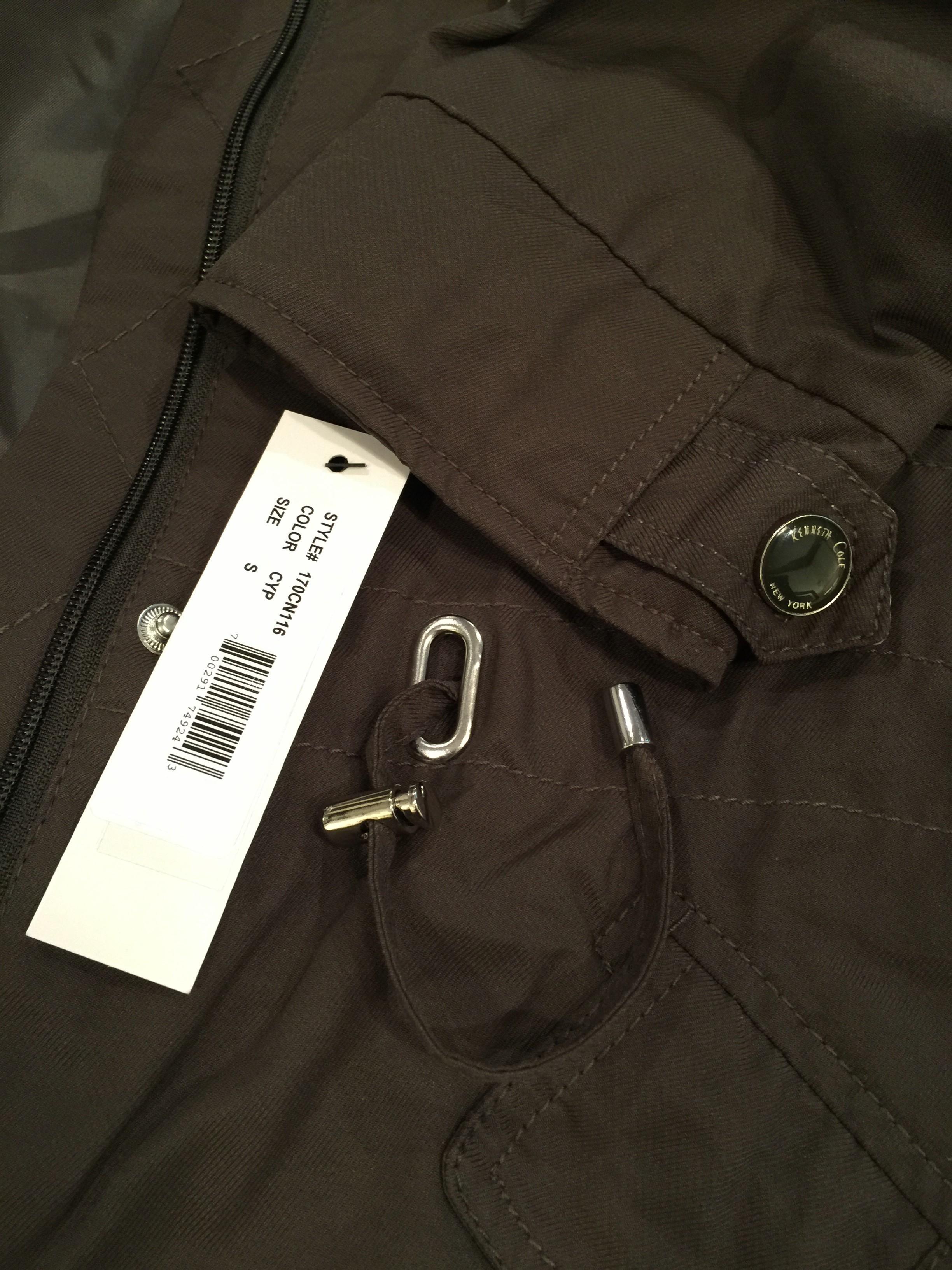 Nouveauté Kenneth Cole veste trench-coat en satin beige taille : petit Pour femmes en vente