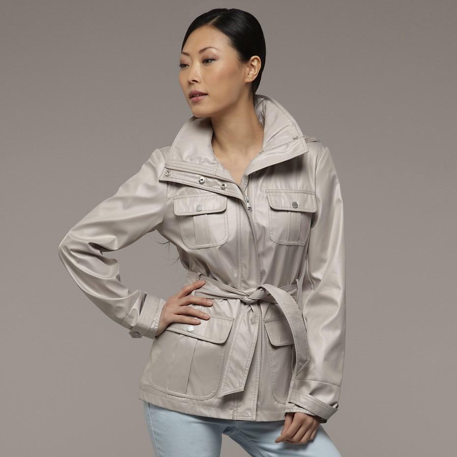 Donna New With Tags Kenneth Cole Reaction Beige Rain Jacket Coat  Dimensioni: Medio in vendita