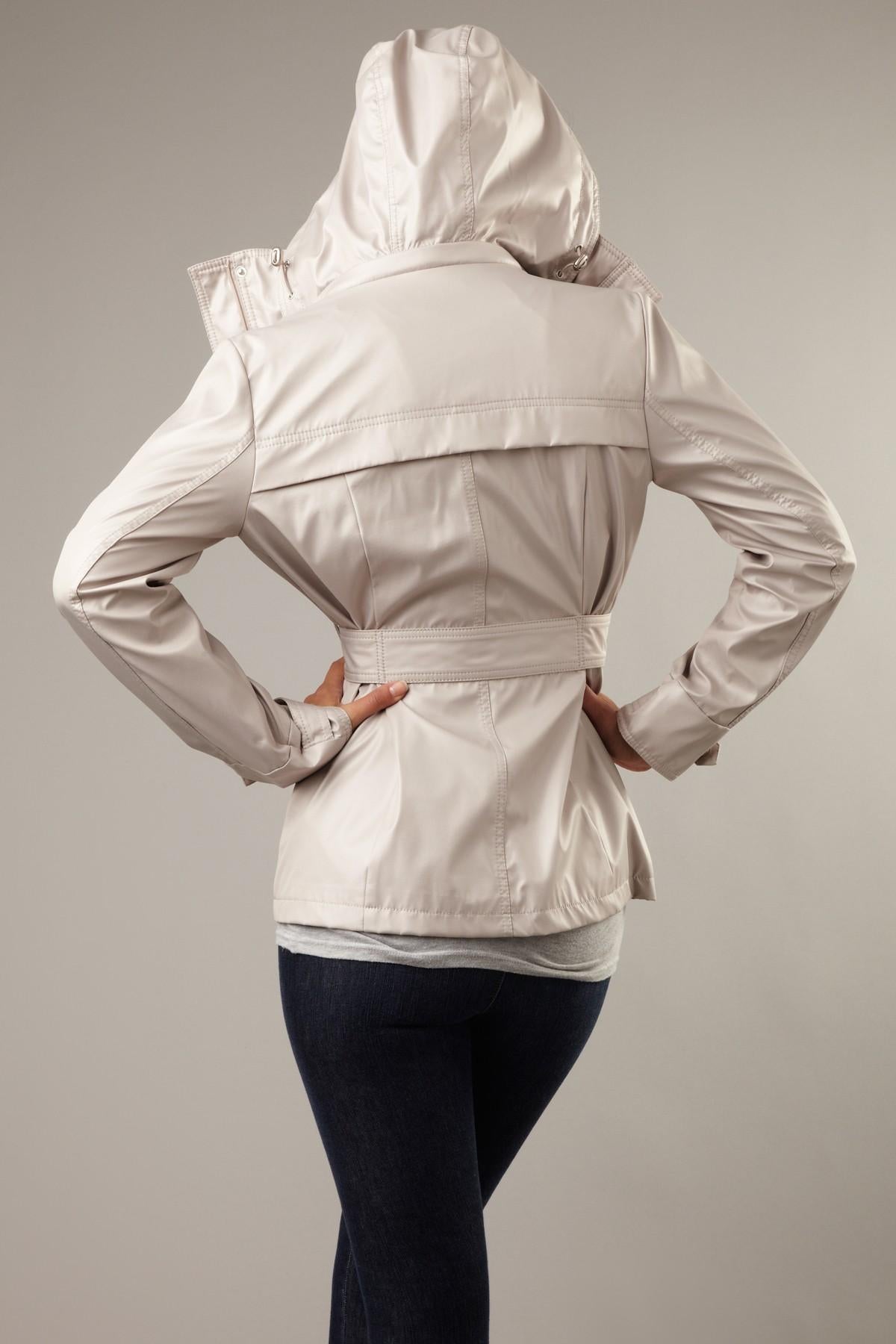 New With Tags Kenneth Cole Reaction Beige Rain Jacket Coat  Dimensioni: Medio in vendita 1