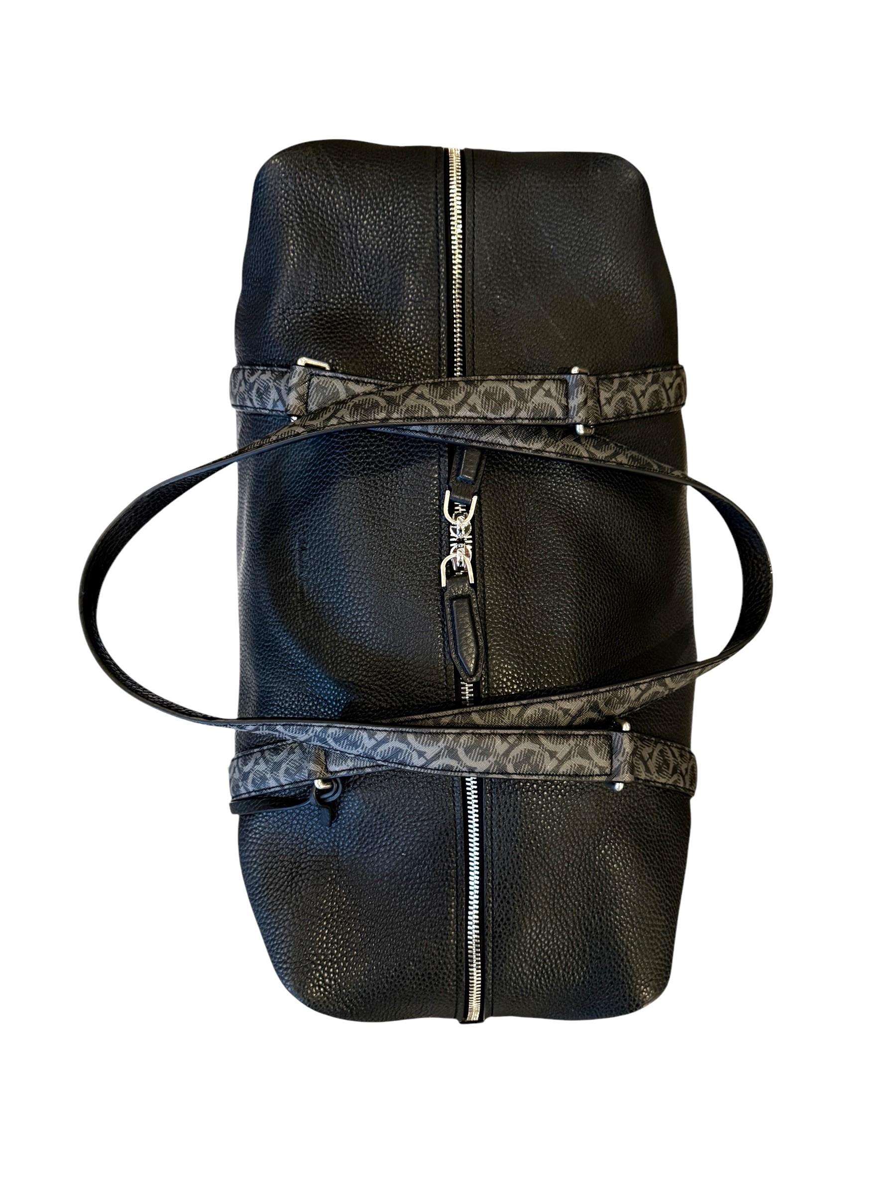 Nuovo con etichetta Salvatore Ferragamo Gancini Leather Monogram Duffle Bag $2850 in vendita 5