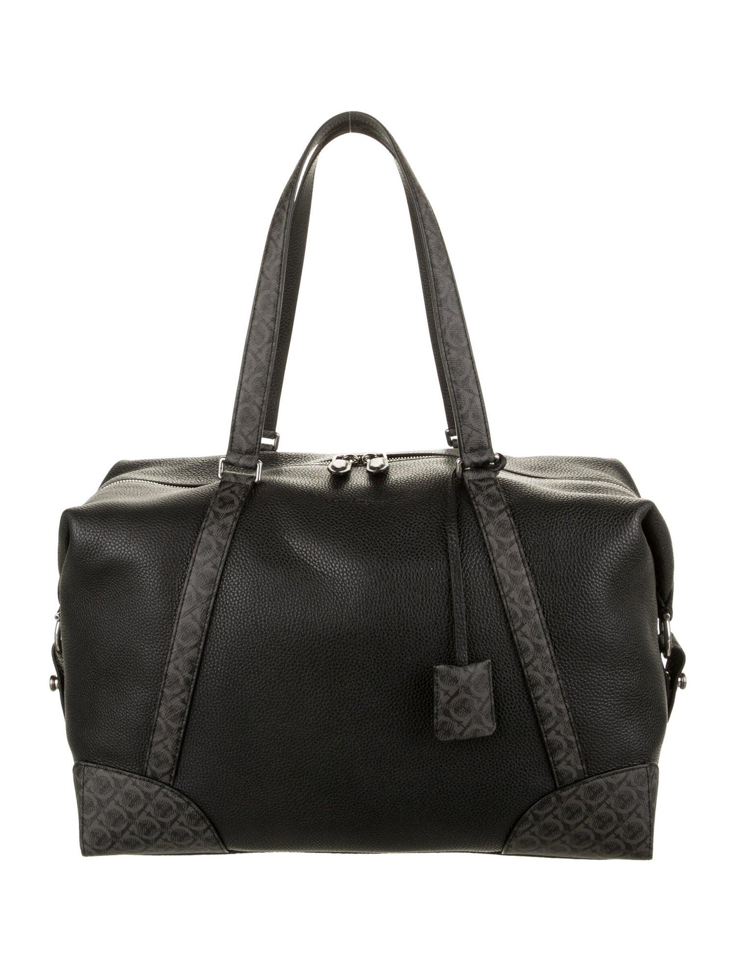 Nero Nuovo con etichetta Salvatore Ferragamo Gancini Leather Monogram Duffle Bag $2850 in vendita