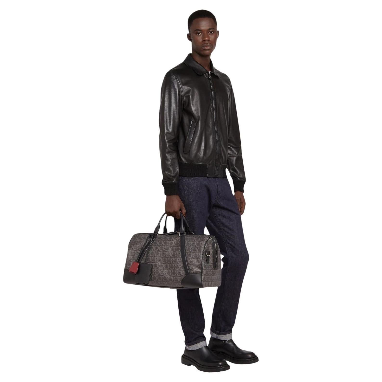 Neu mit Etiketten Salvatore Ferragamo Gancini Monogramm Duffle Bag $2850 (Schwarz) im Angebot