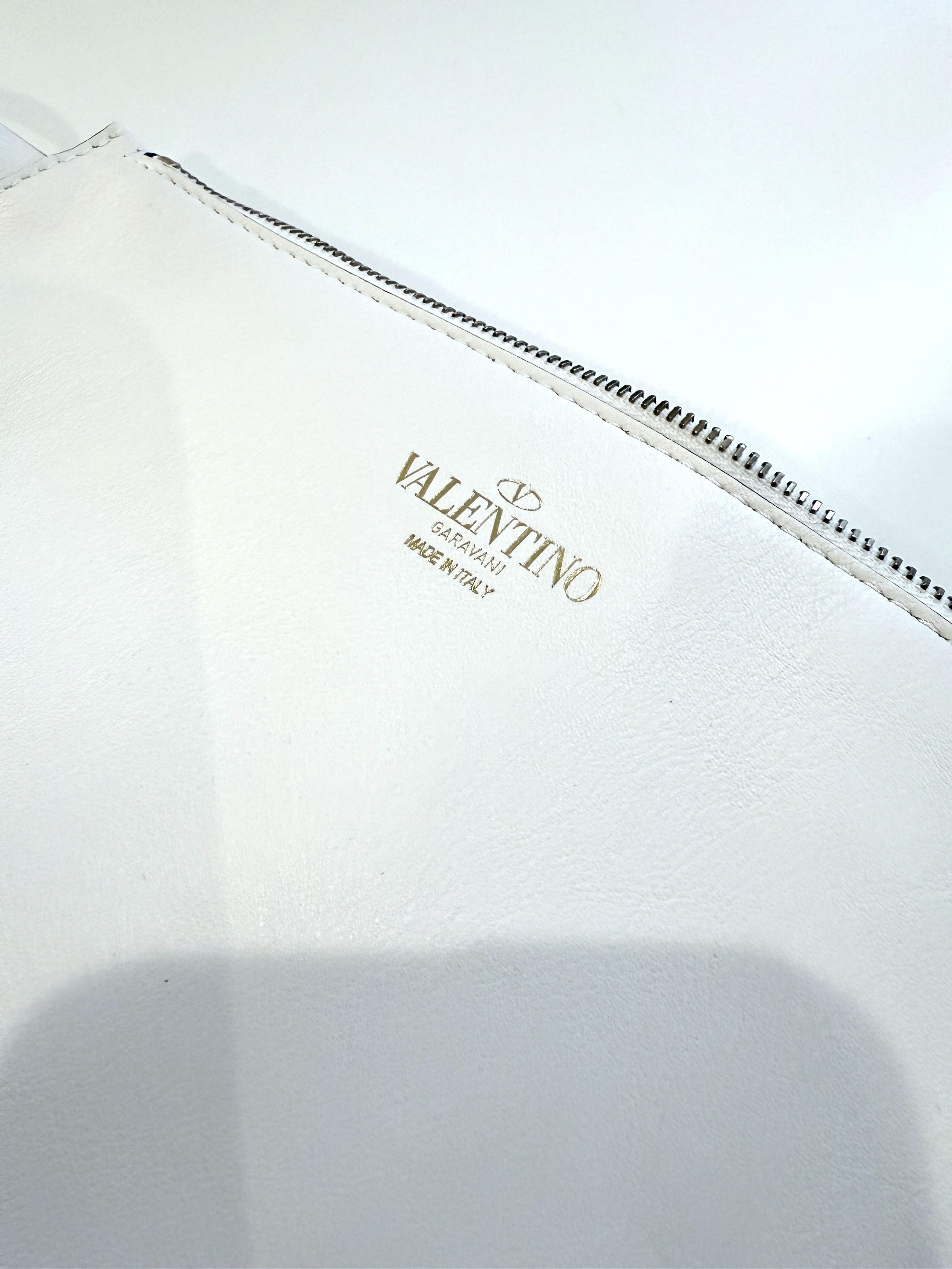 $2795 New With Tags Valentino Spring 2020 Leather Ostrich Feather Bag For Sale 6