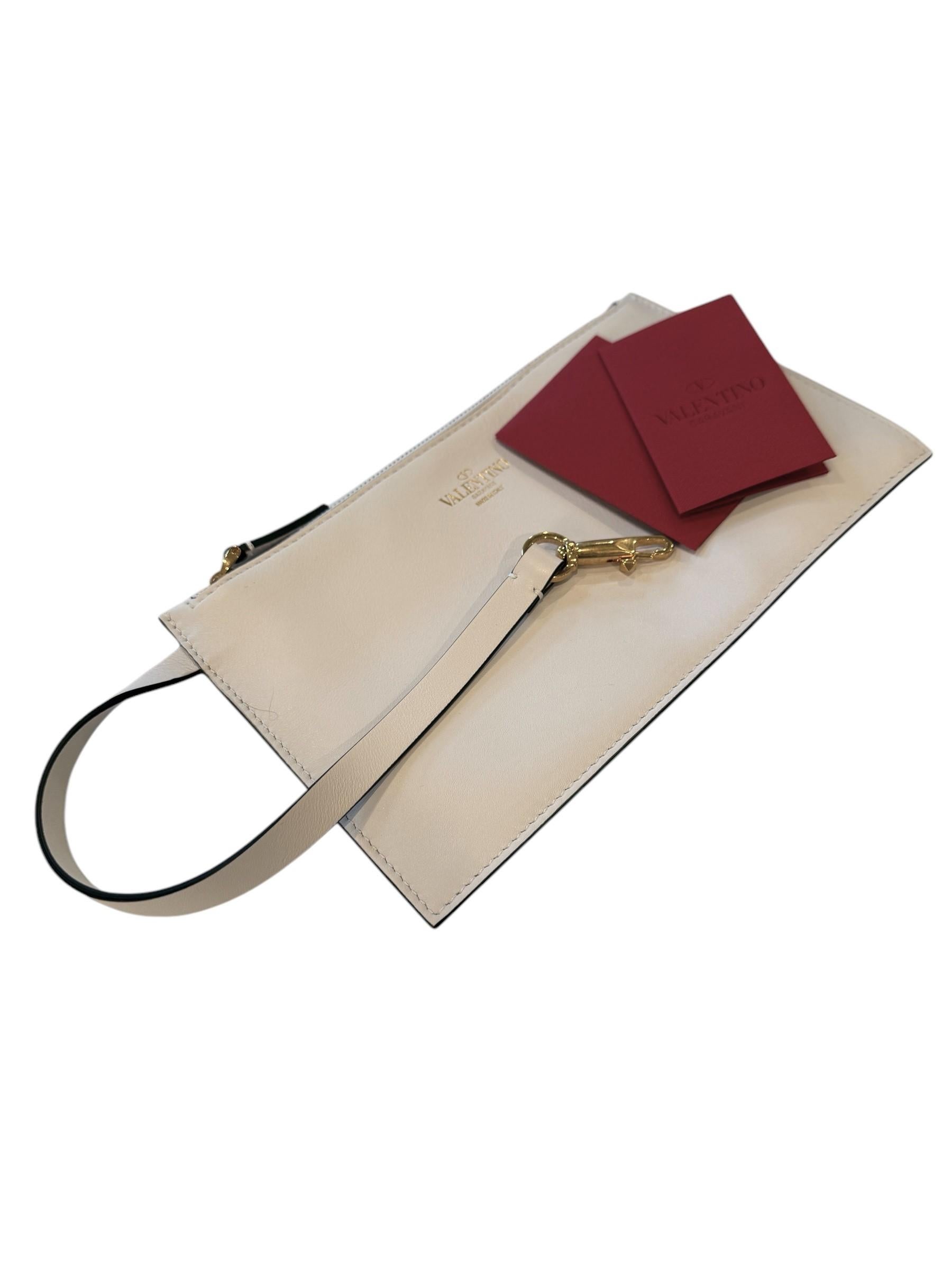 $2795 New With Tags Valentino Spring 2020 Leather Ostrich Feather Bag For Sale 14