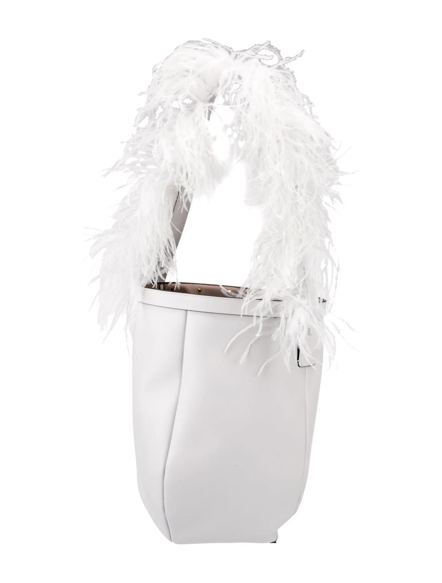 $2795 New With Tags Valentino Spring 2020 Leather Ostrich Feather Bag For Sale 2
