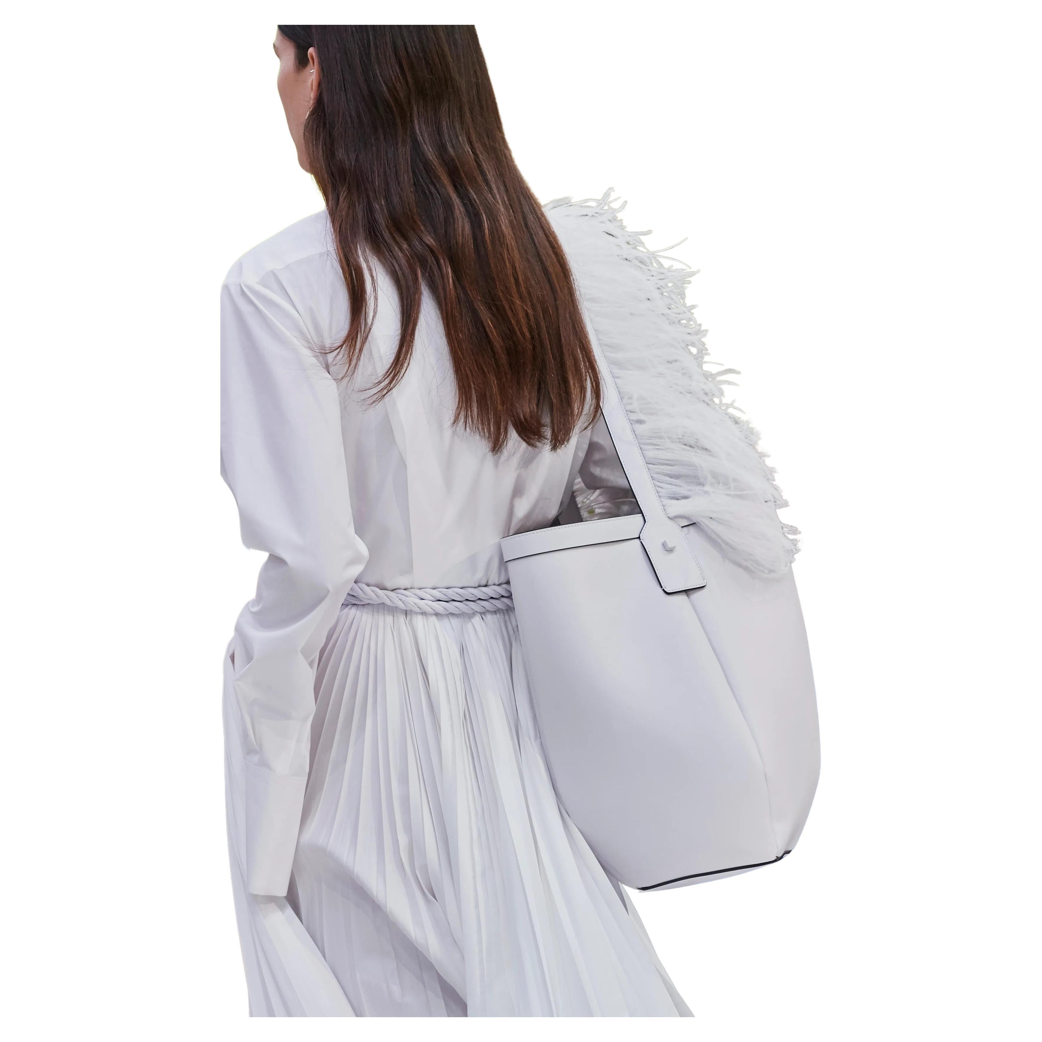 $2795 New With Tags Valentino Spring 2020 Leather Ostrich Feather Bag In Excellent Condition For Sale In Leesburg, VA