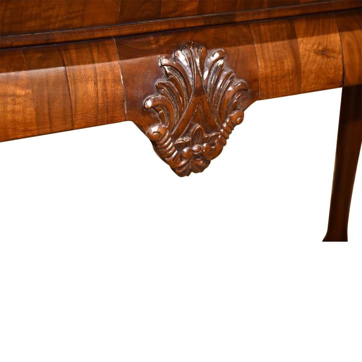 New Wood & Hogan English-Made Georgian Style Carved Walnut Side Table, In Stock  Excellent état - En vente à North Salem, NY