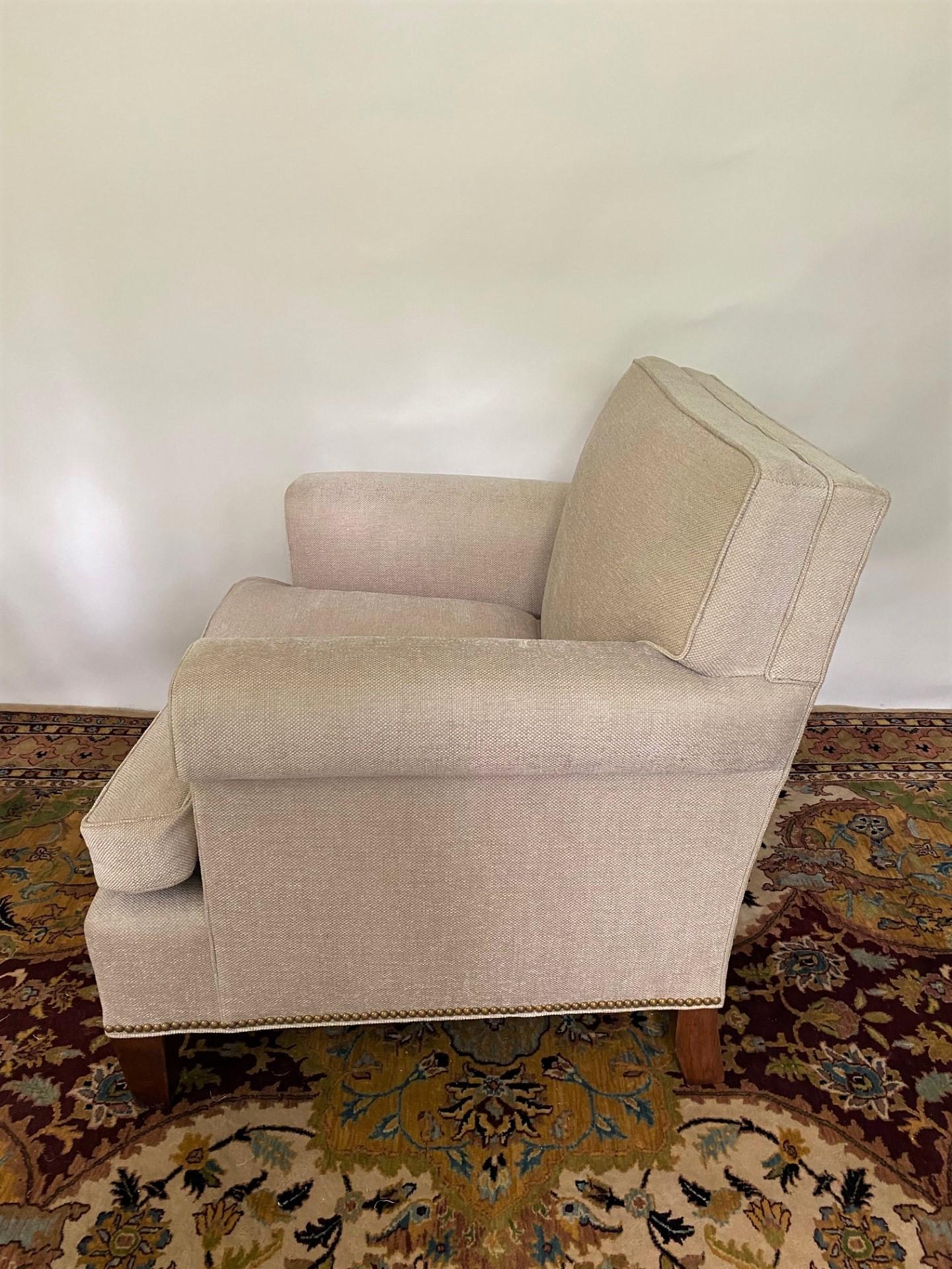 Américain Nouveau fauteuil de salon de style Lawson avec coussin de siège en duvet, en stock