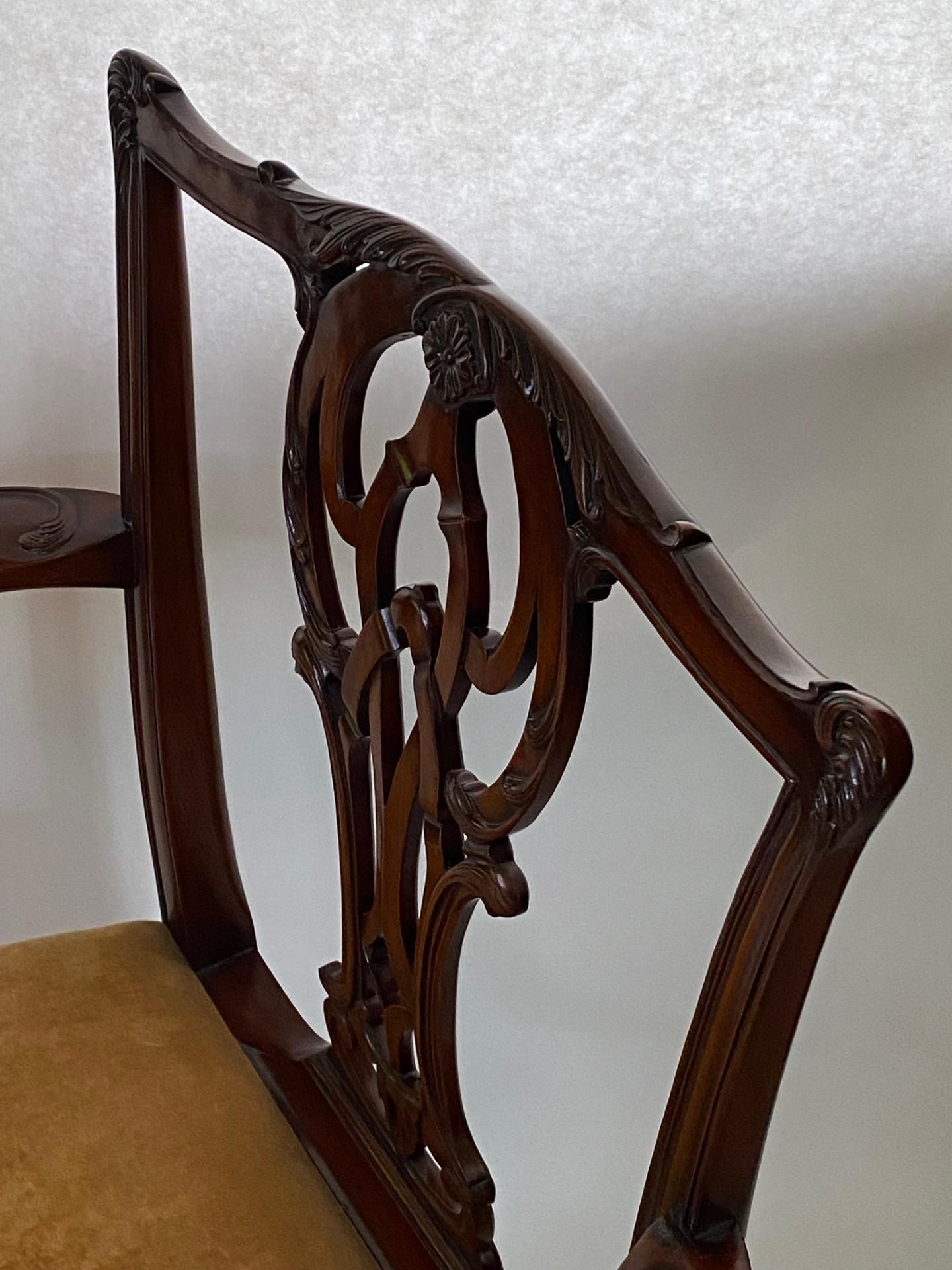 Inglese NUOVO Wood & Hogan Poltrona in stile Chippendale in mogano intagliato dall'Inghilterra in vendita
