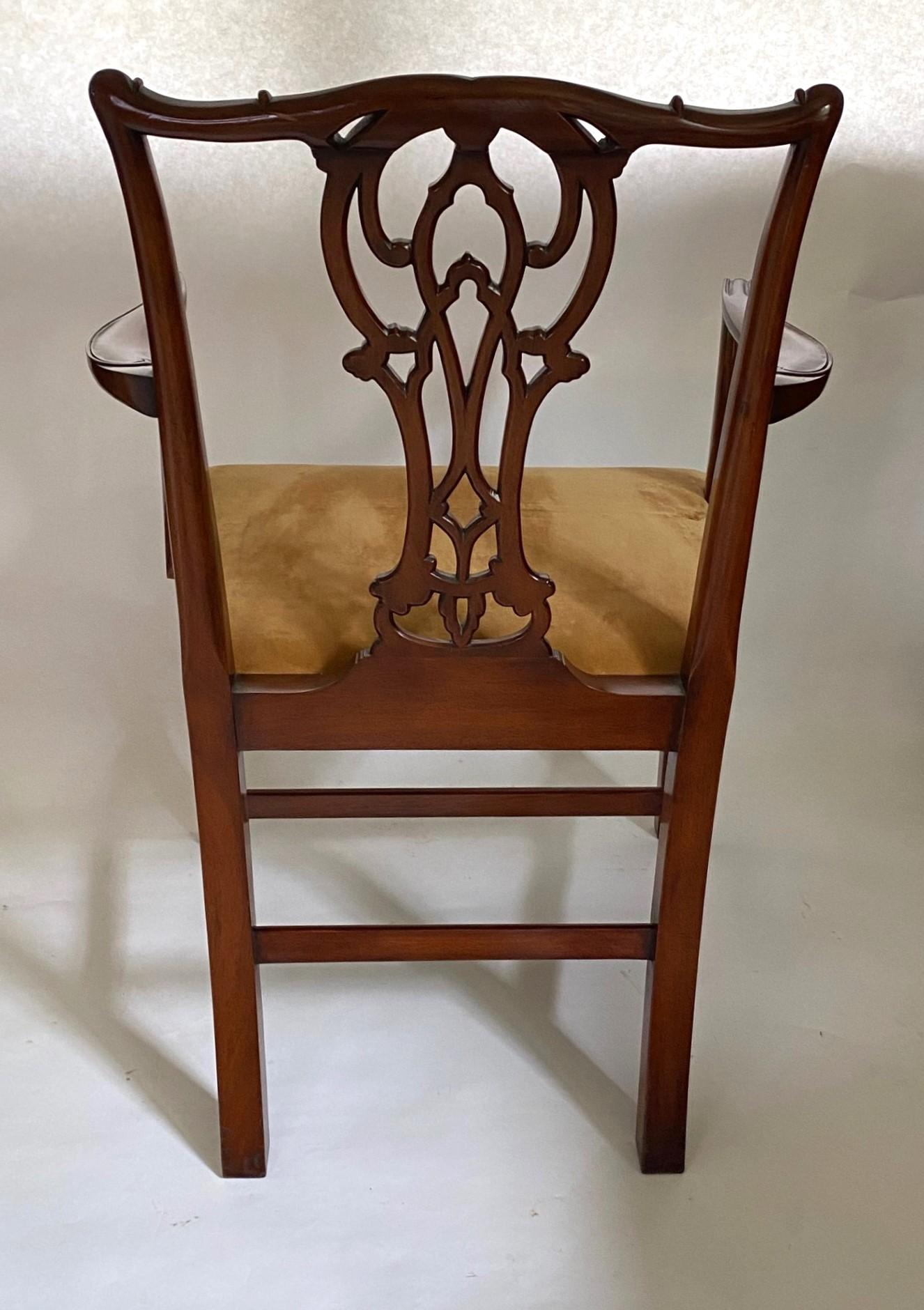 NUOVO Wood & Hogan Poltrona in stile Chippendale in mogano intagliato dall'Inghilterra In condizioni ottime in vendita a North Salem, NY