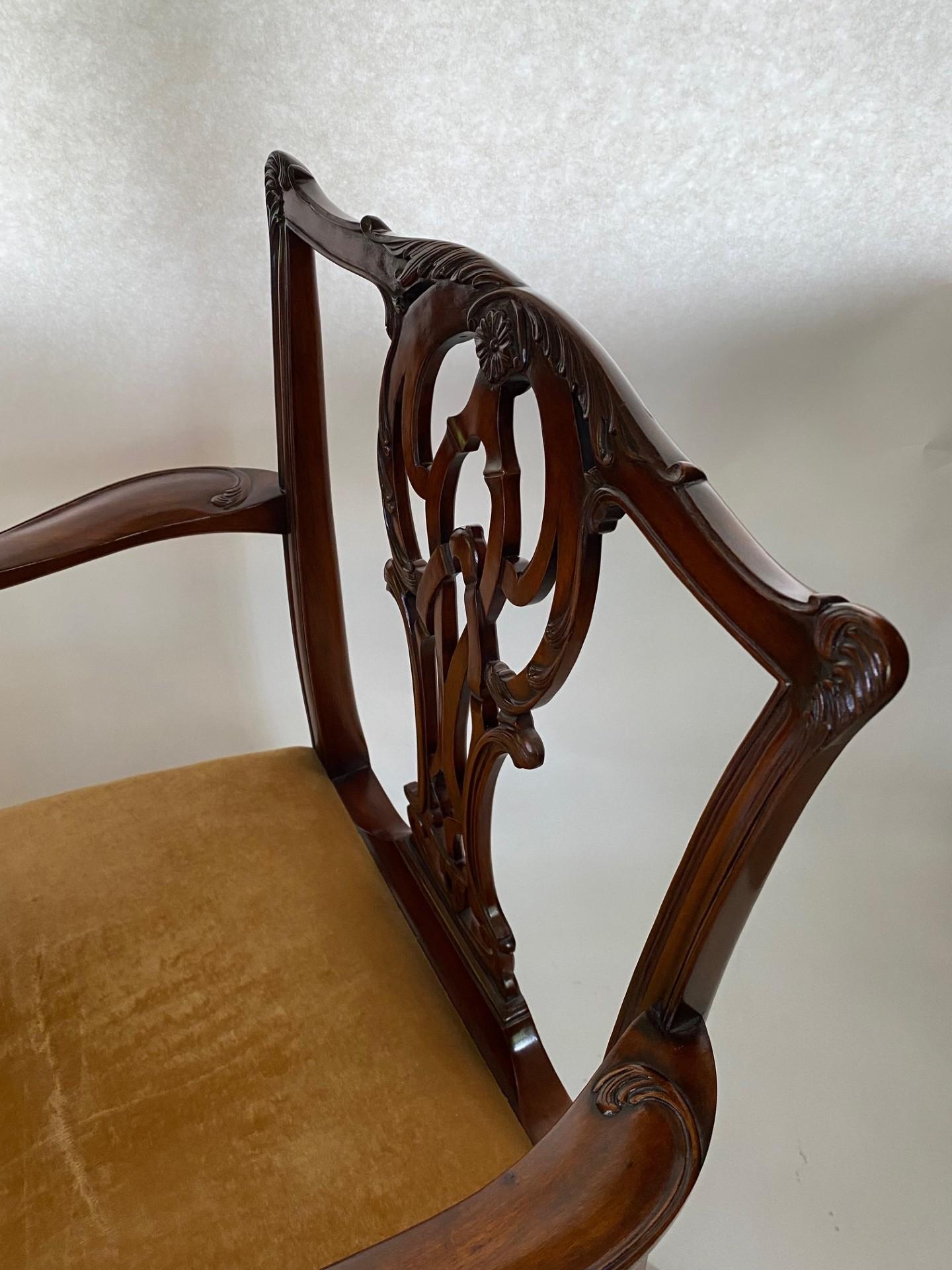 NUOVO Wood & Hogan Poltrona in stile Chippendale in mogano intagliato dall'Inghilterra in vendita 2