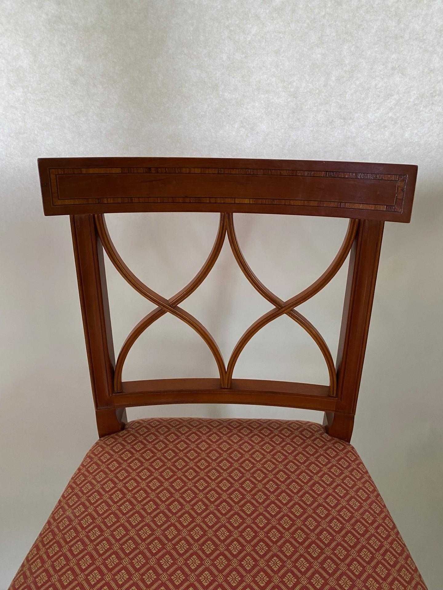 XXI secolo e contemporaneo NEW Wood & Hogan Sedia in stile Sheraton con intarsi in legno di tulipano in vendita