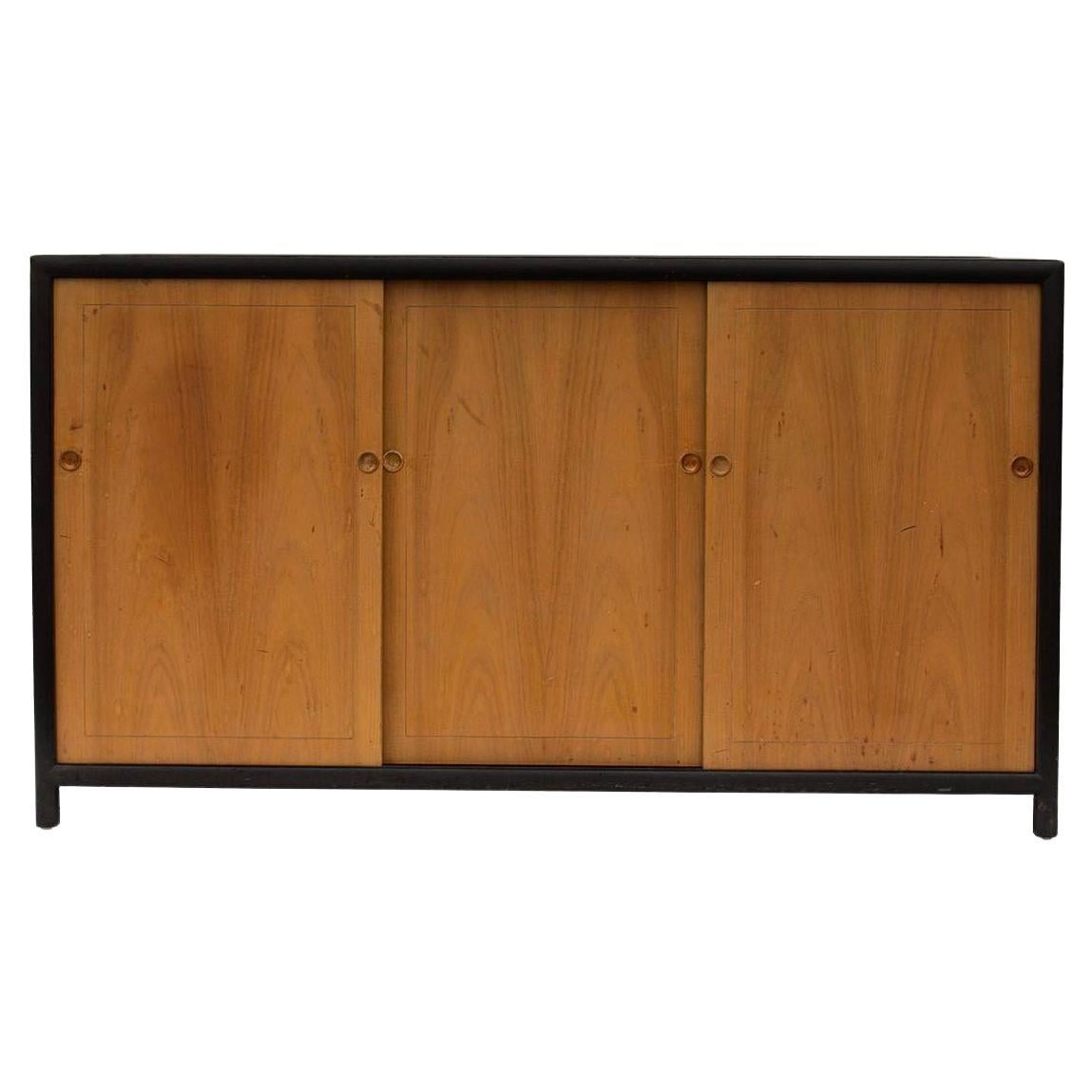 Buffet Nuevo Mundo diseñado por Michael Taylor para Baker Furniture