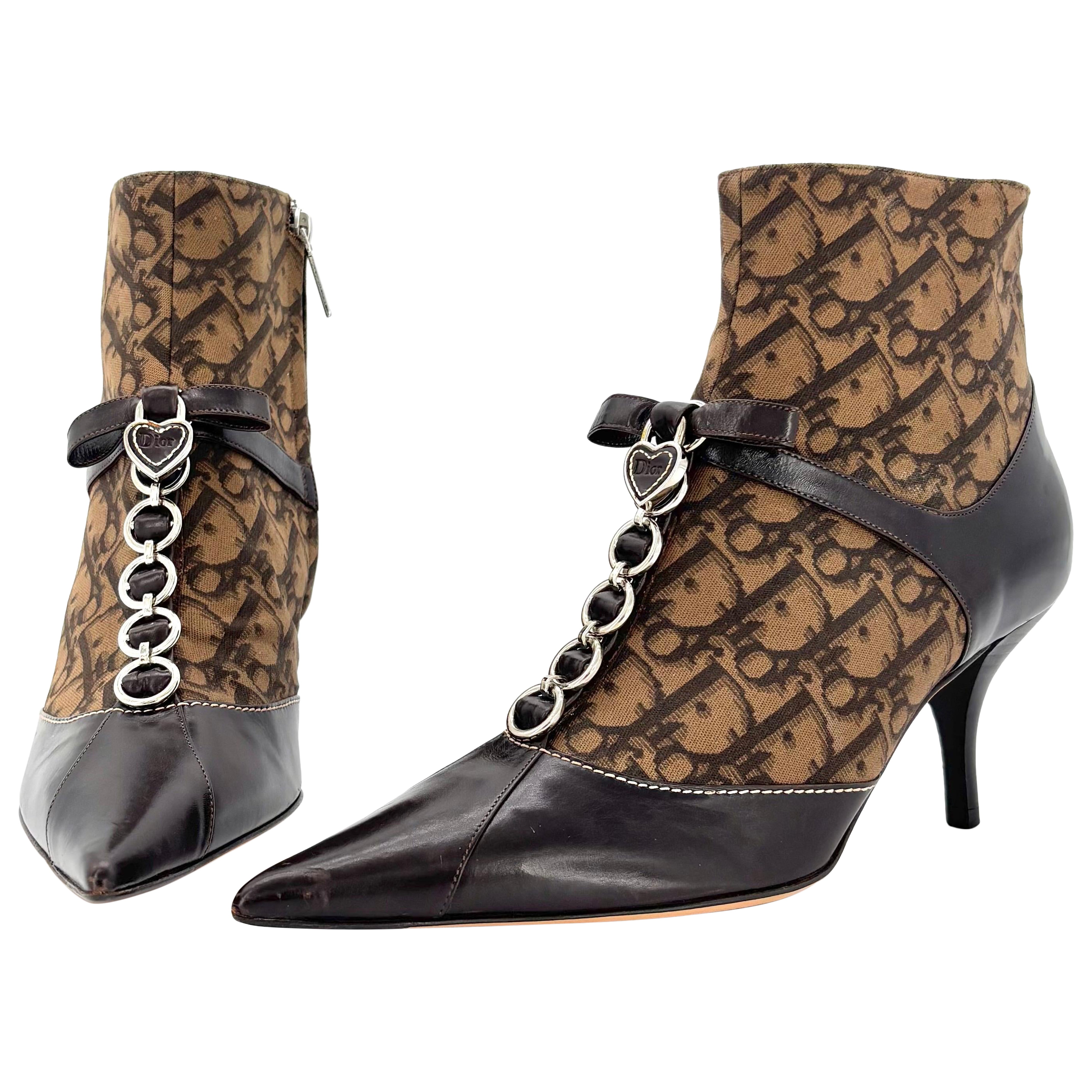 Nuevo Y2K Vintage Dior Galliano Corazón Encanto Monograma Lazo Puntiagudo Toe Botas 37.5