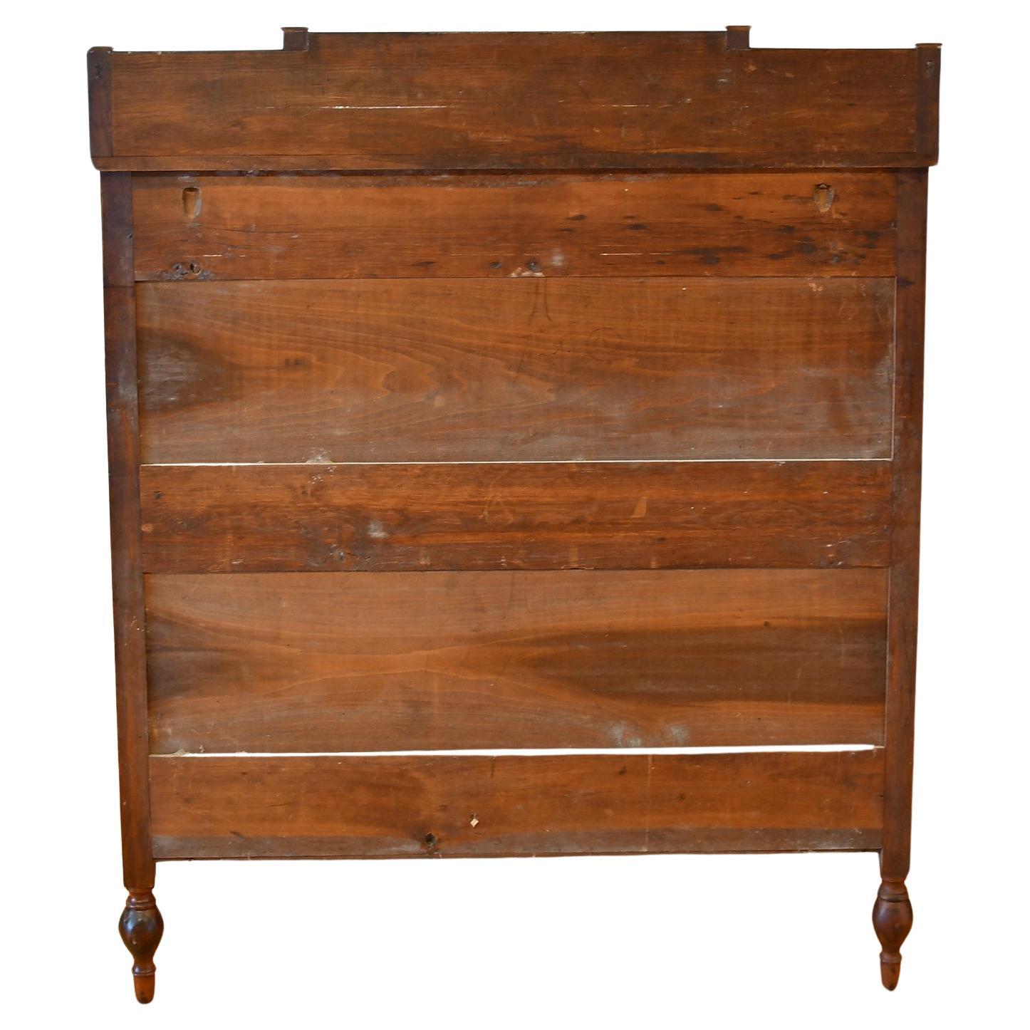 American Sheraton Chest of Drawers in Mahogany,  New York, circa 1815  For Sale 3