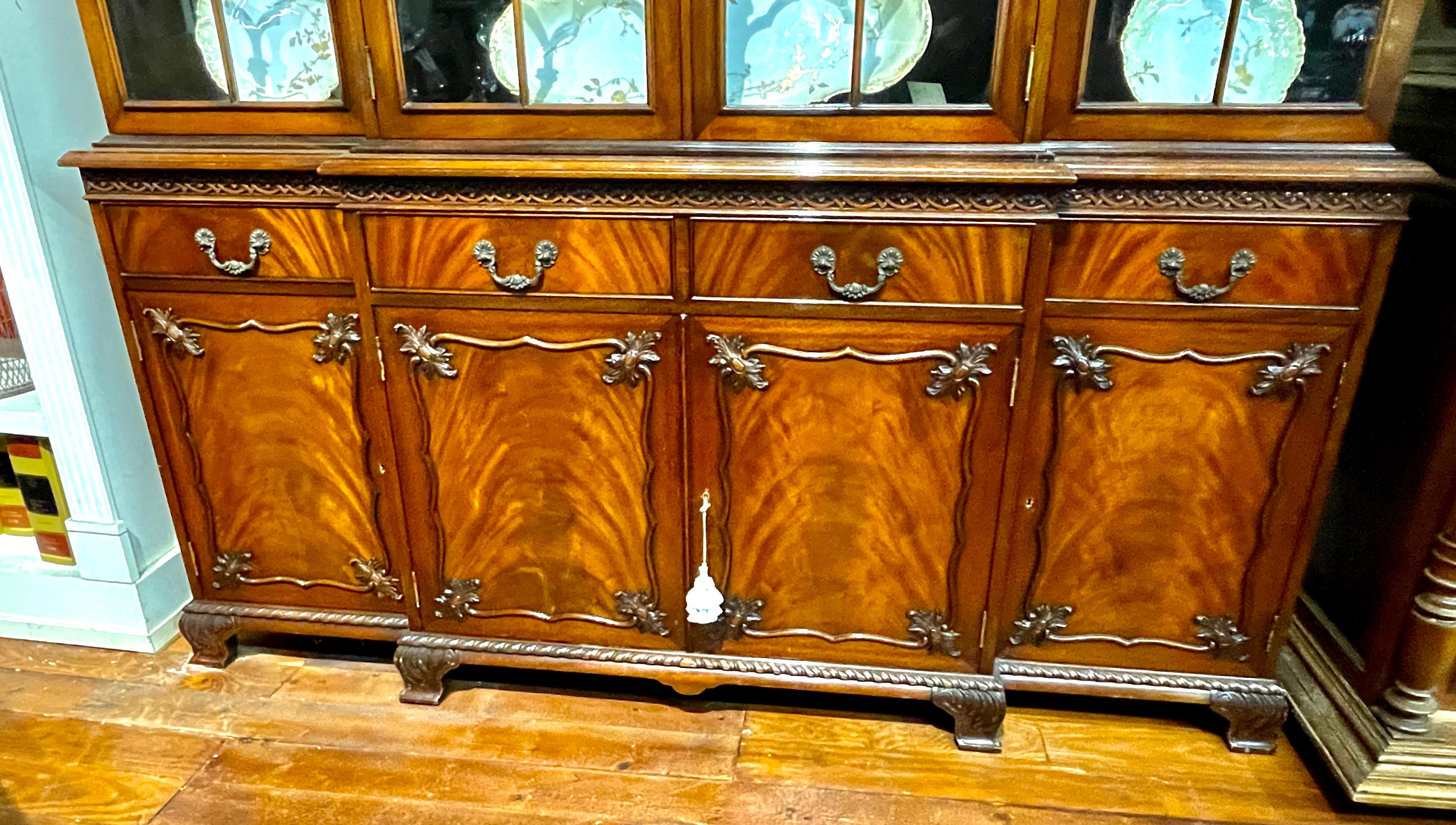 Intagliato a mano New York Bench Made Old Reprod. Libreria in mogano in stile 