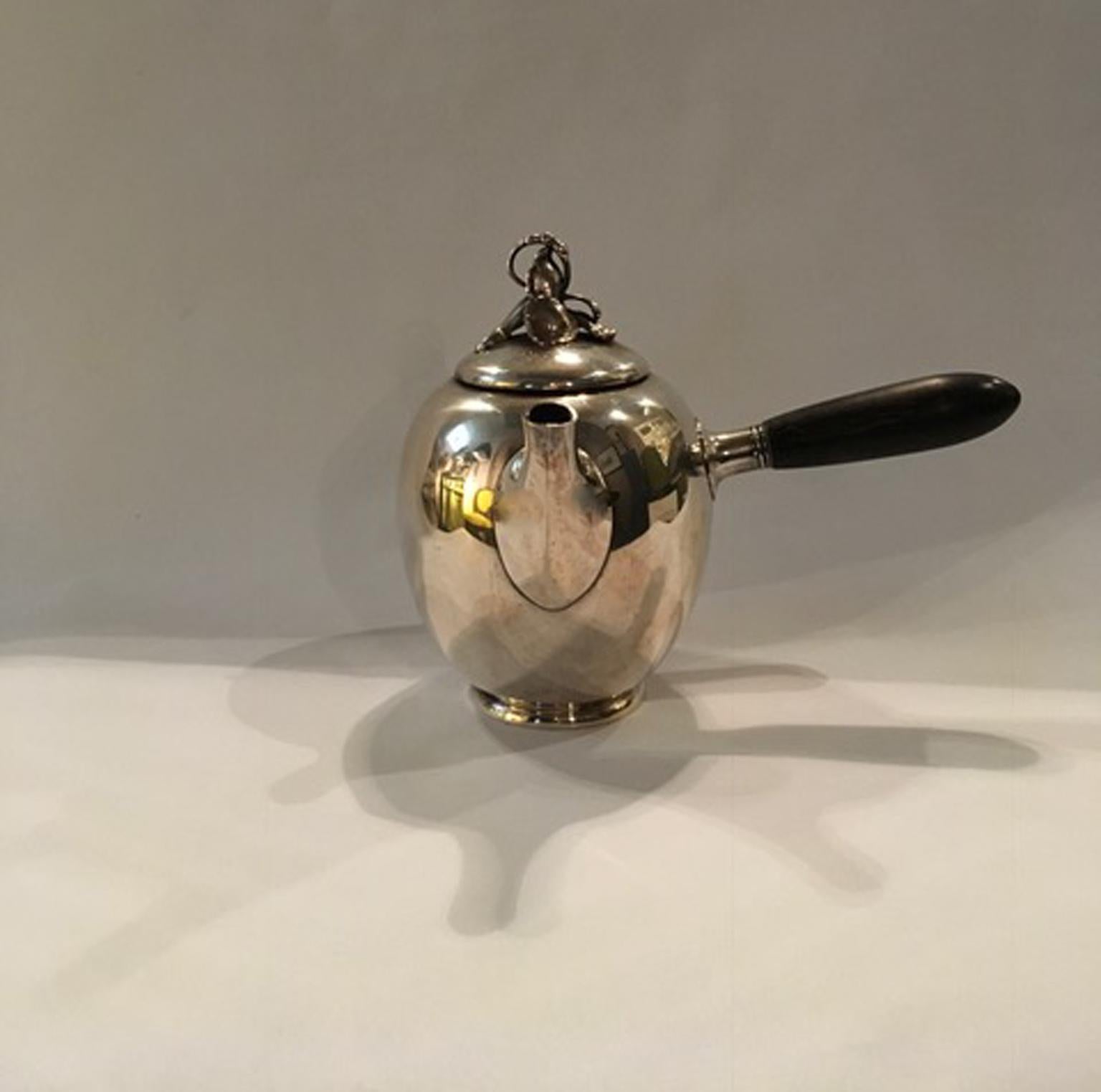 Ghoram Early 20th Century New York Sterling Silver Chocolate Pot For Sale 8