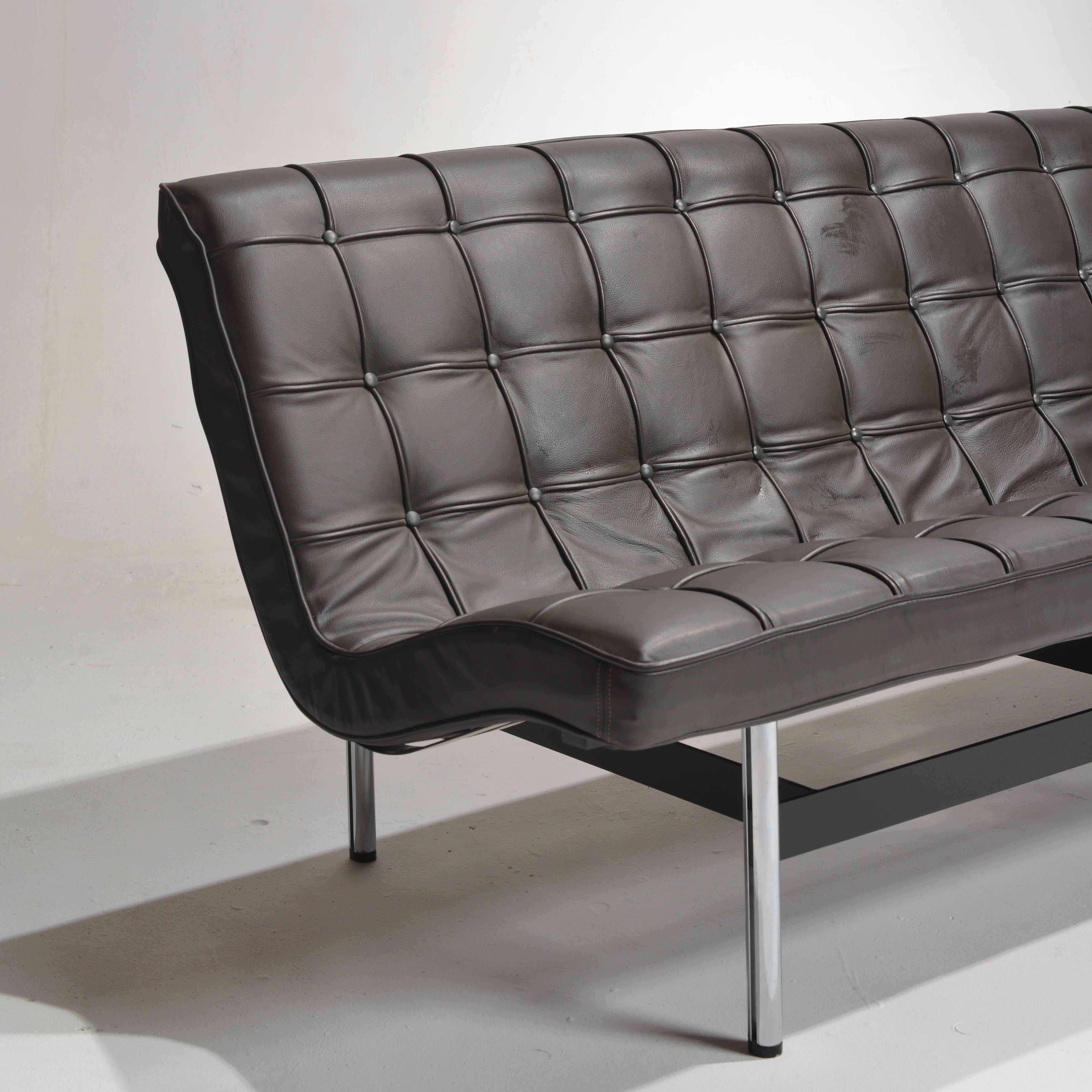 Rare collectors piece is the 'New York' settee sofa by William Katavolos, Ross Littell and Douglas Kelley for Laverne International (Erwine & Estelle Laverne) designed in 1952. Featuring a gorgeous chrome-plated steel frame with signature slatted