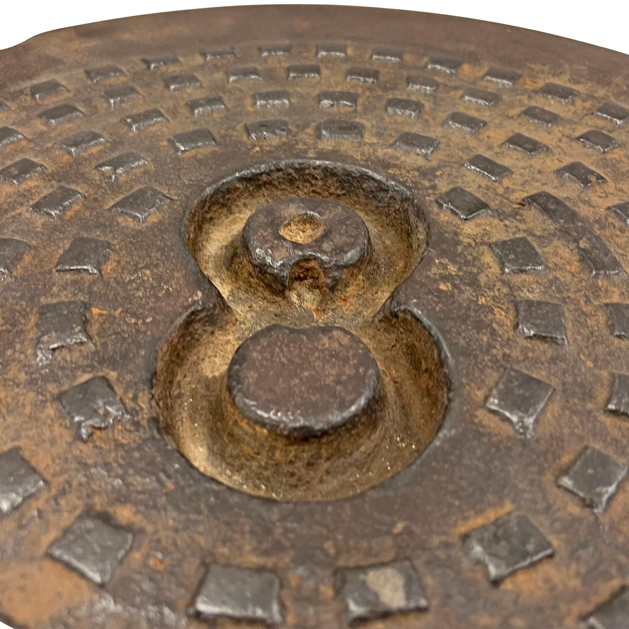 New York City Manhole Cover Table In Good Condition For Sale In Chicago, IL