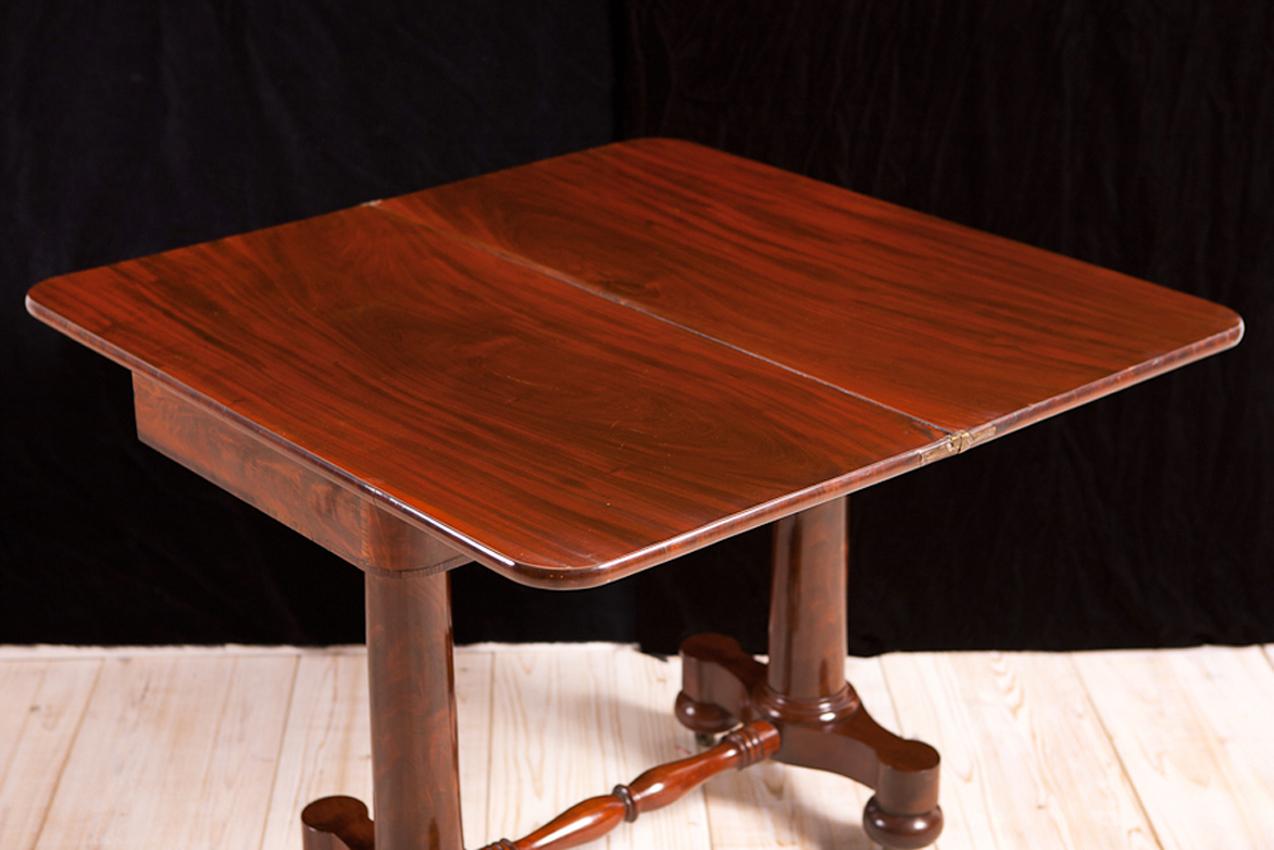 New York Empire Games Table Attributable to Meeks and Sons, circa 1830 In Good Condition In Miami, FL