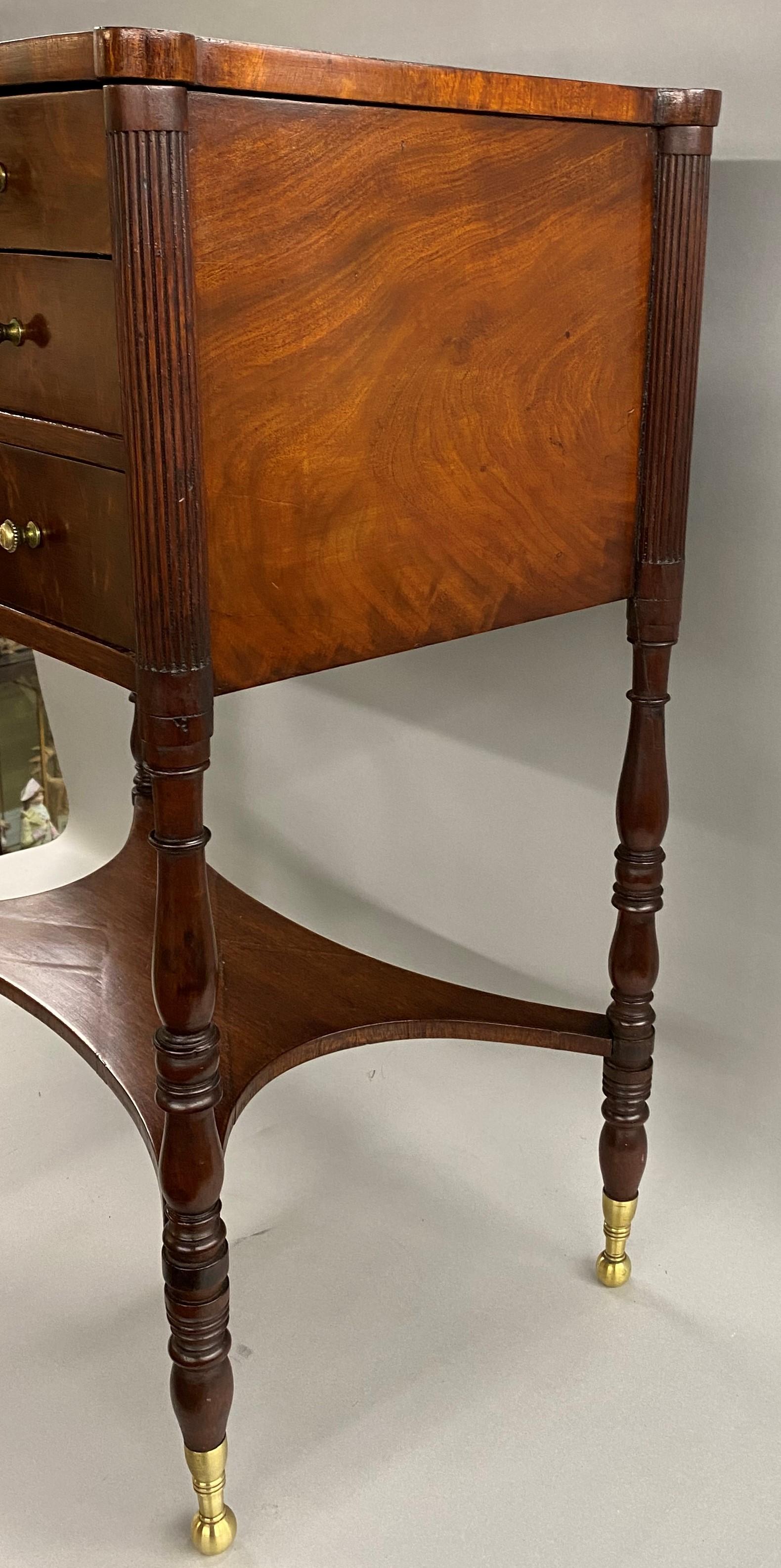 New York Federal Mahogany Two-Drawer Work Stand, circa 1800 3