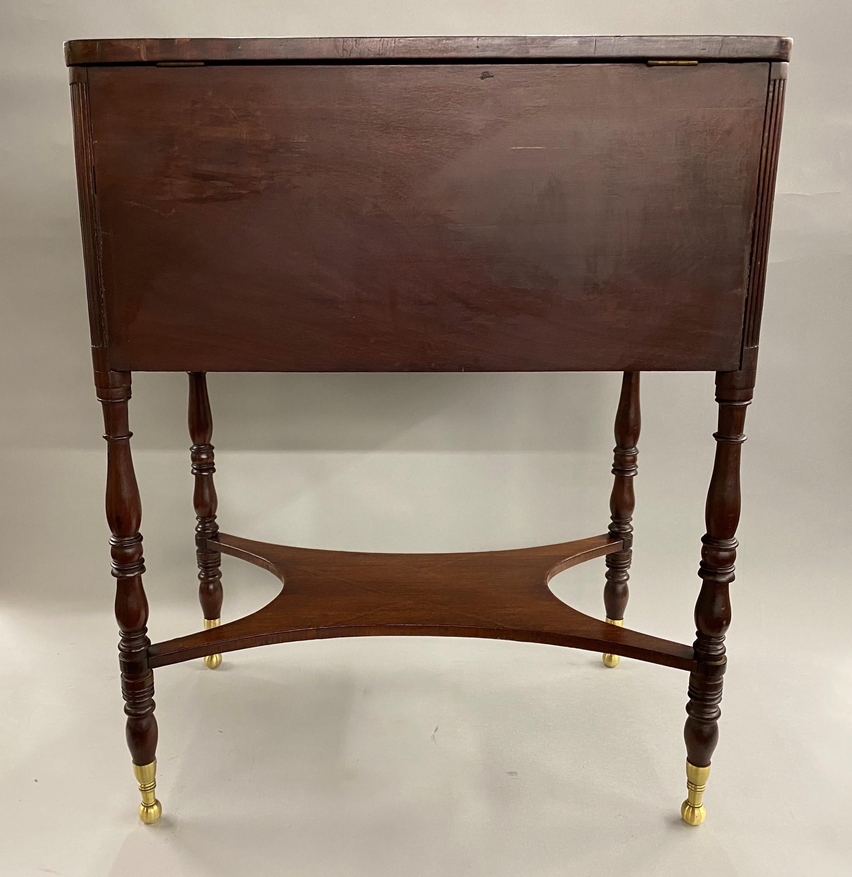 New York Federal Mahogany Two-Drawer Work Stand, circa 1800 4