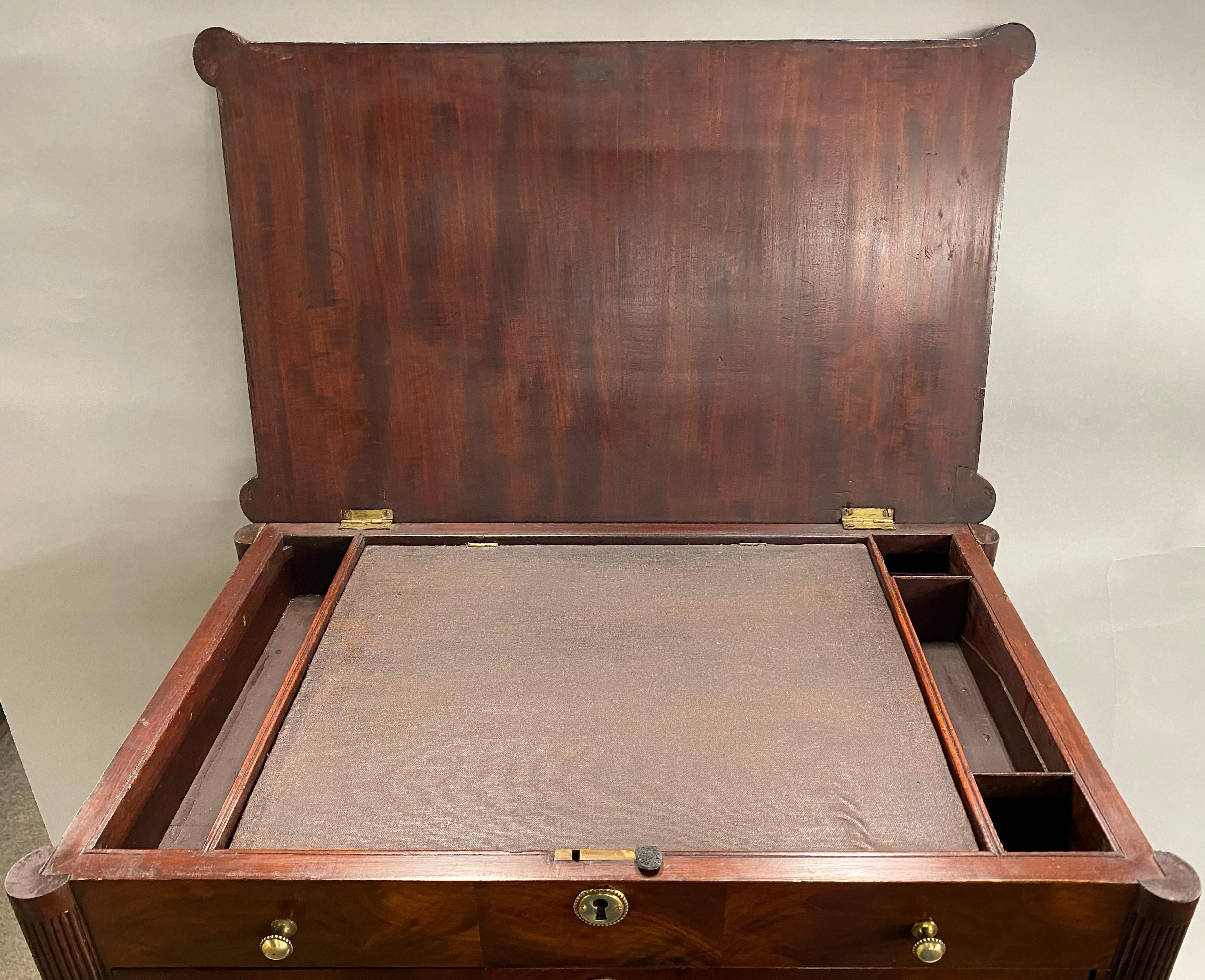 New York Federal Mahogany Two-Drawer Work Stand, circa 1800 In Good Condition In Milford, NH