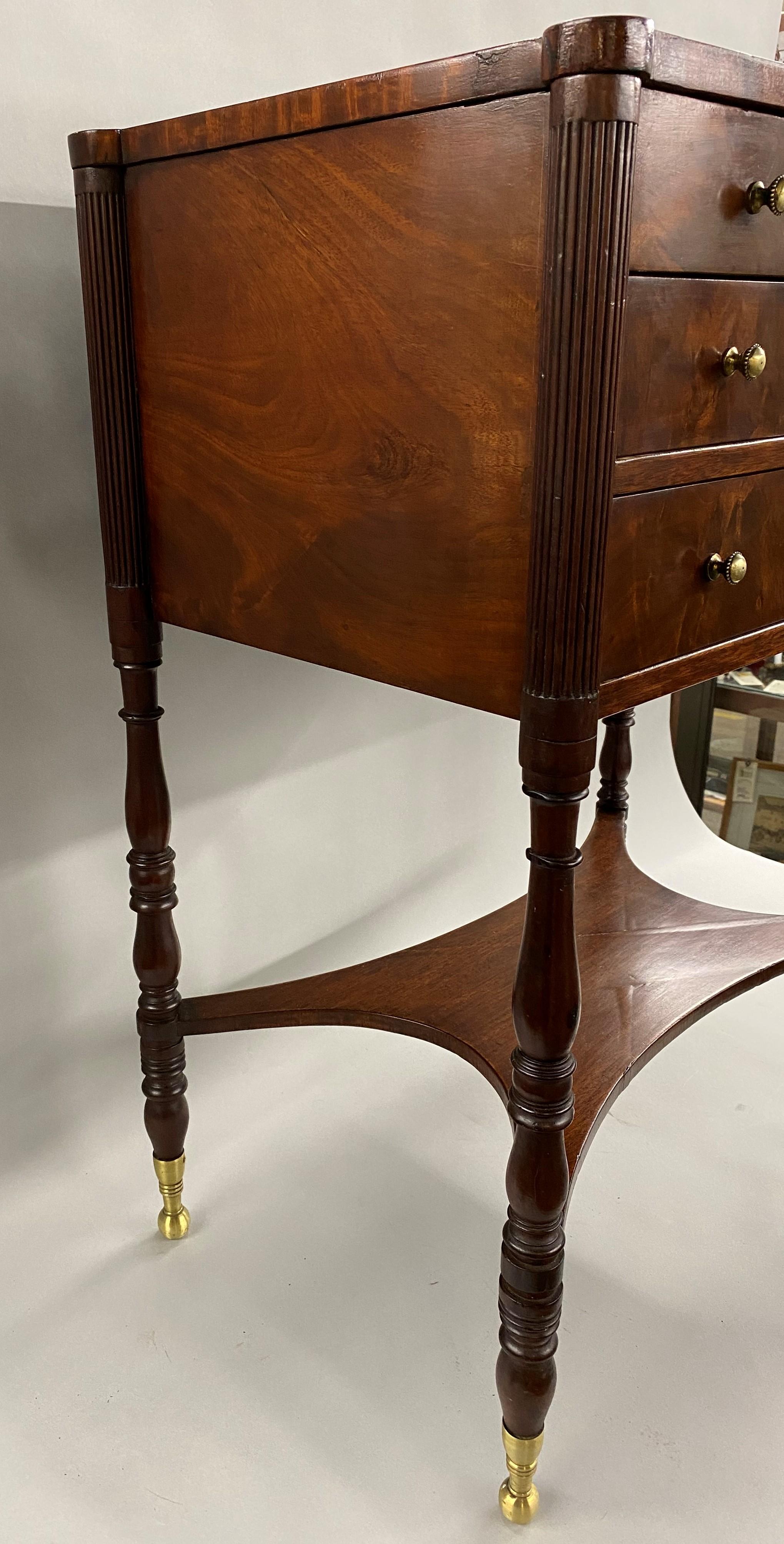 New York Federal Mahogany Two-Drawer Work Stand, circa 1800 2