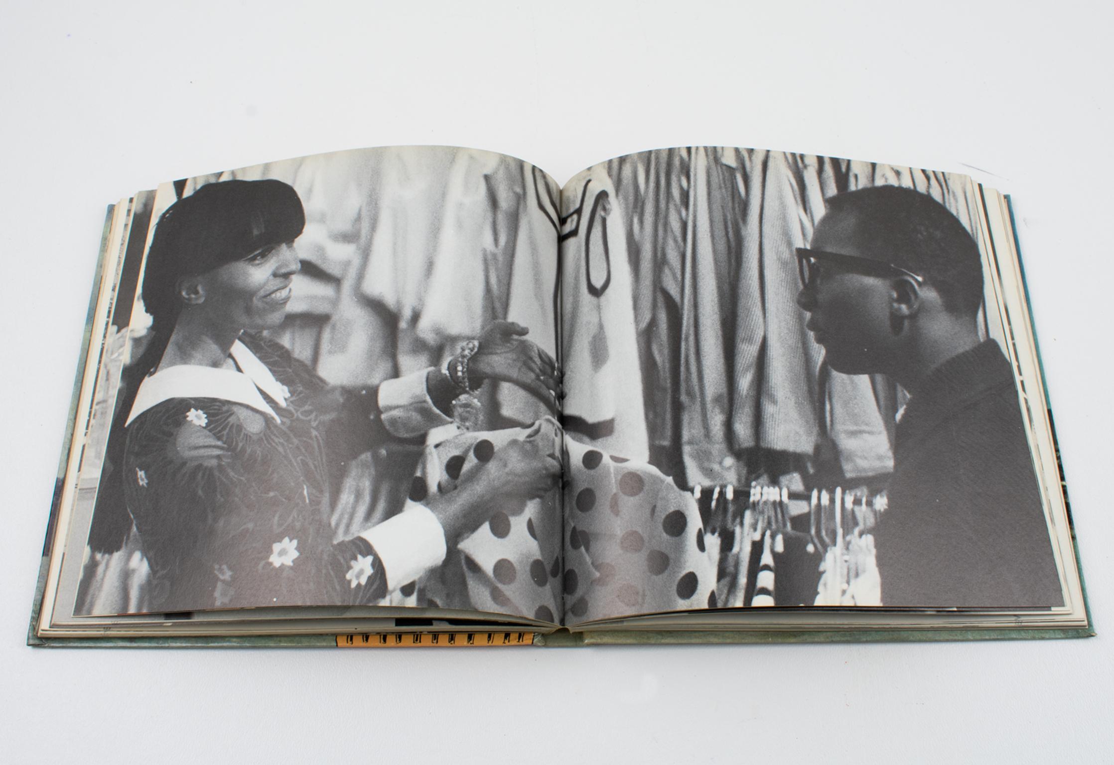 New York, Humanity by Cubic Foot, Livre français de David Lachterman, 1966 en vente 1