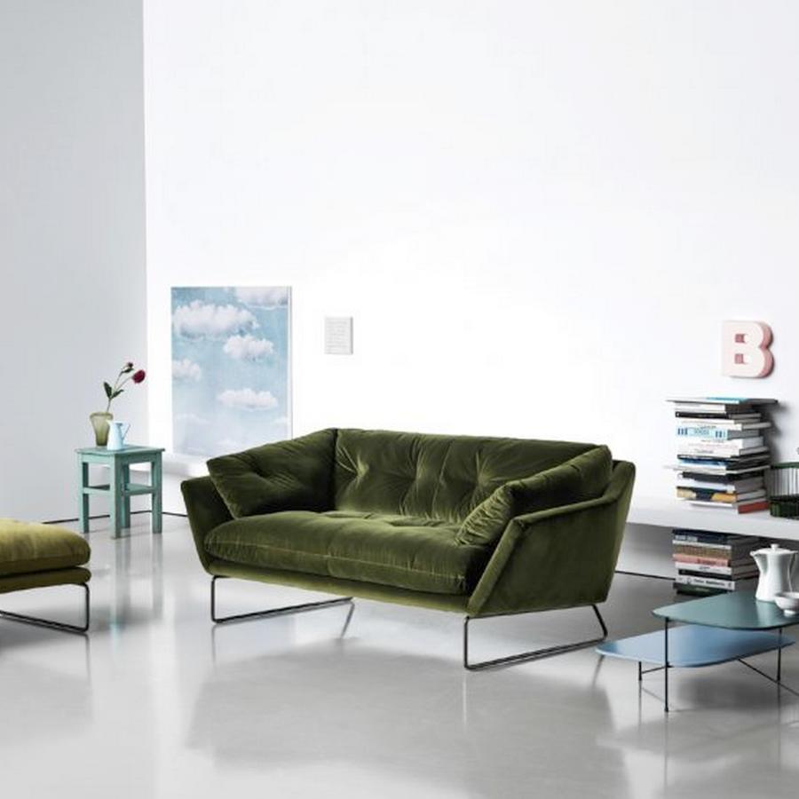 Moderne Canapé Loveseat en velours vert de New York, conçu par Sergio Bicego, fabriqué en Italie en vente