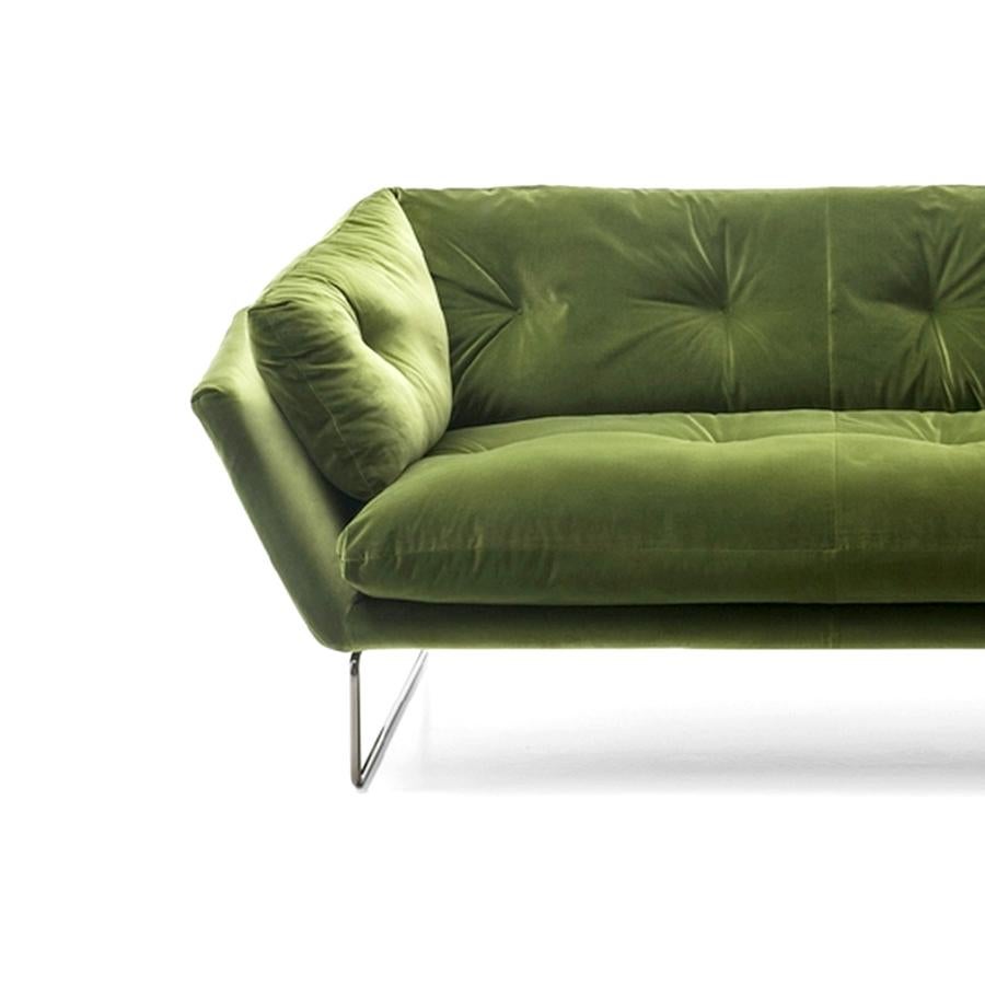 Grünes New Yorker Loveseat-Sofa aus Samt, entworfen von Sergio Bicego, hergestellt in Italien (Italienisch) im Angebot