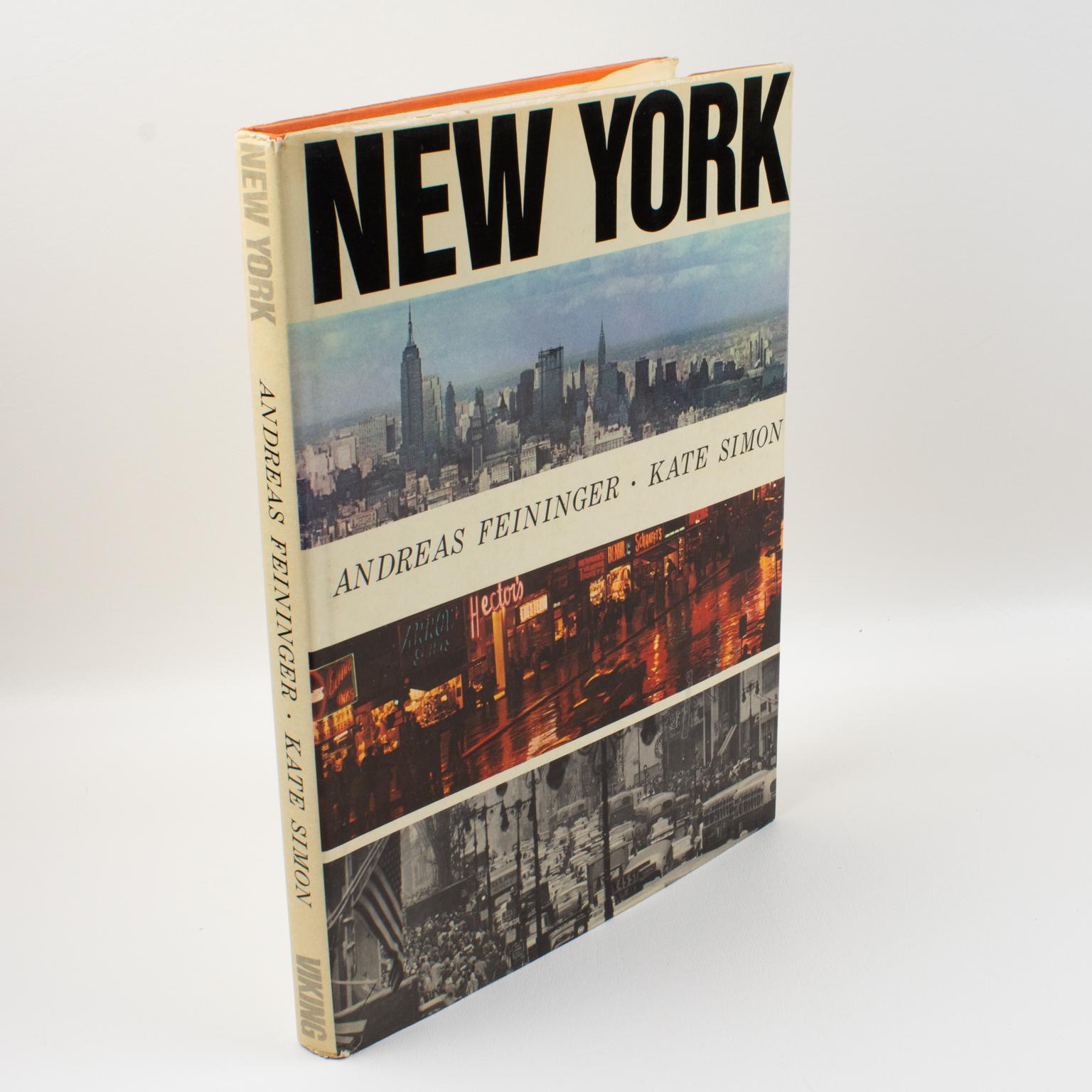 New York Photographs, Buch von Andreas Feininger, 1964.
Dies ist ein beeindruckendes fotografisches Dokument seiner Zeit: Ein Porträt von New York. Farb- und Schwarz-Weiß-Fotoreproduktionen von Andreas Feininger (1906-1999), einem amerikanischen