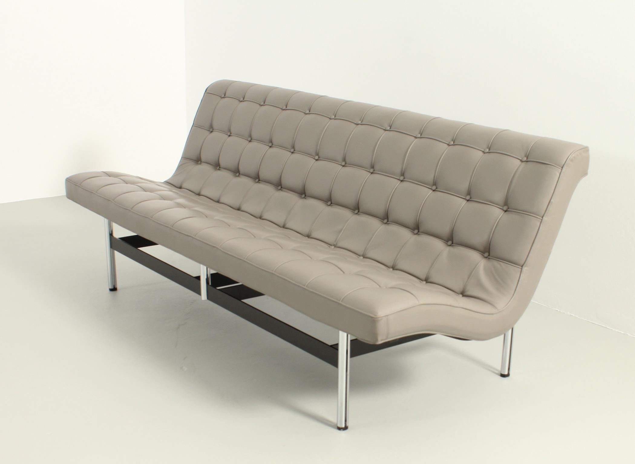 Italian New York Sofa by Katavolos, Litell and Kelley For Sale