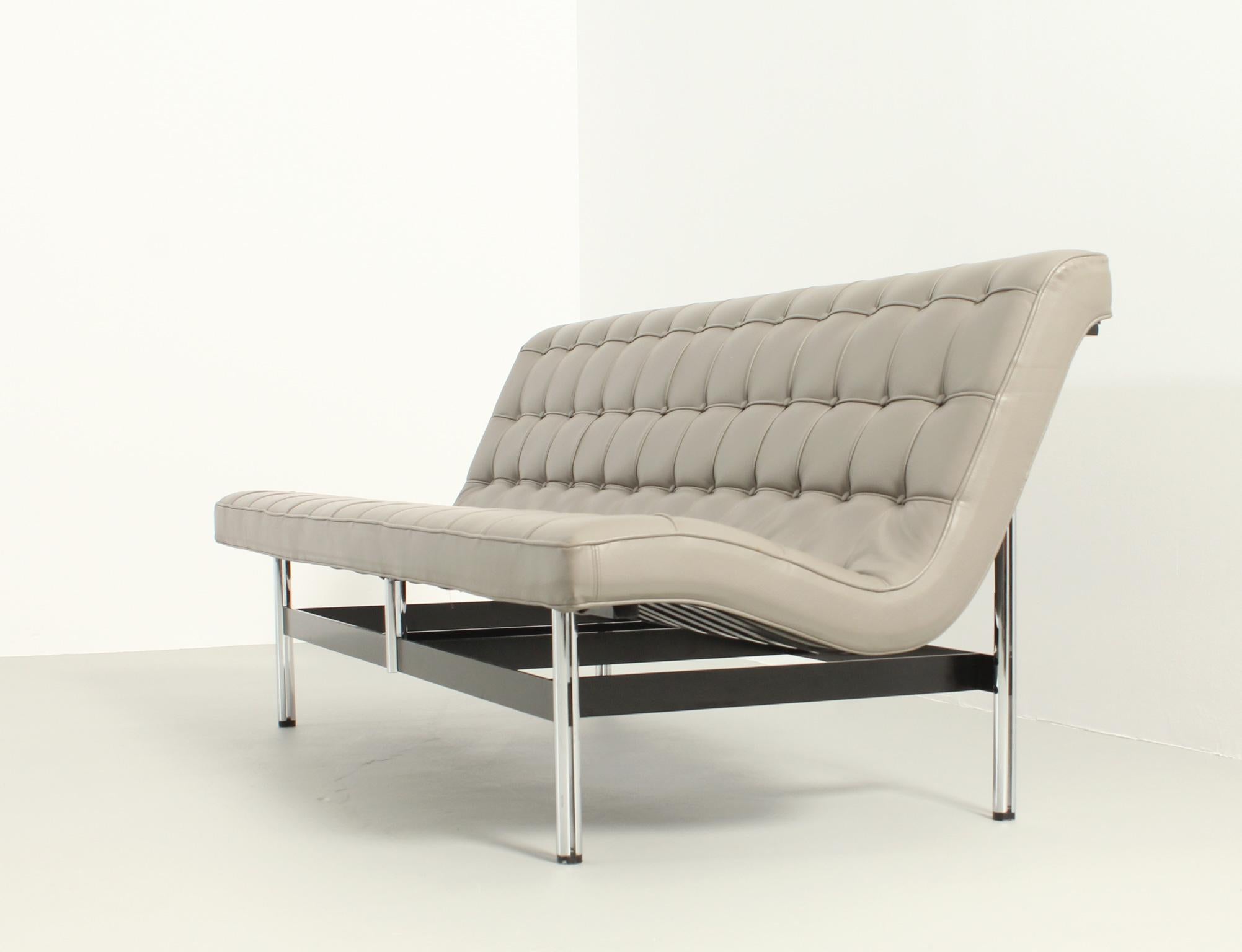 Mid-20th Century New York Sofa by Katavolos, Litell and Kelley For Sale