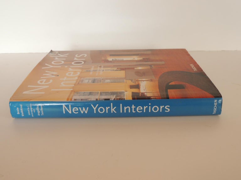 This volume contains a collection of the many fascinating ways in which people have made themselves feel at home in New York. 
It covers 42 different apartments and houses in Manhattan, Brooklyn and Long Island. 
- From a loft sprayed with