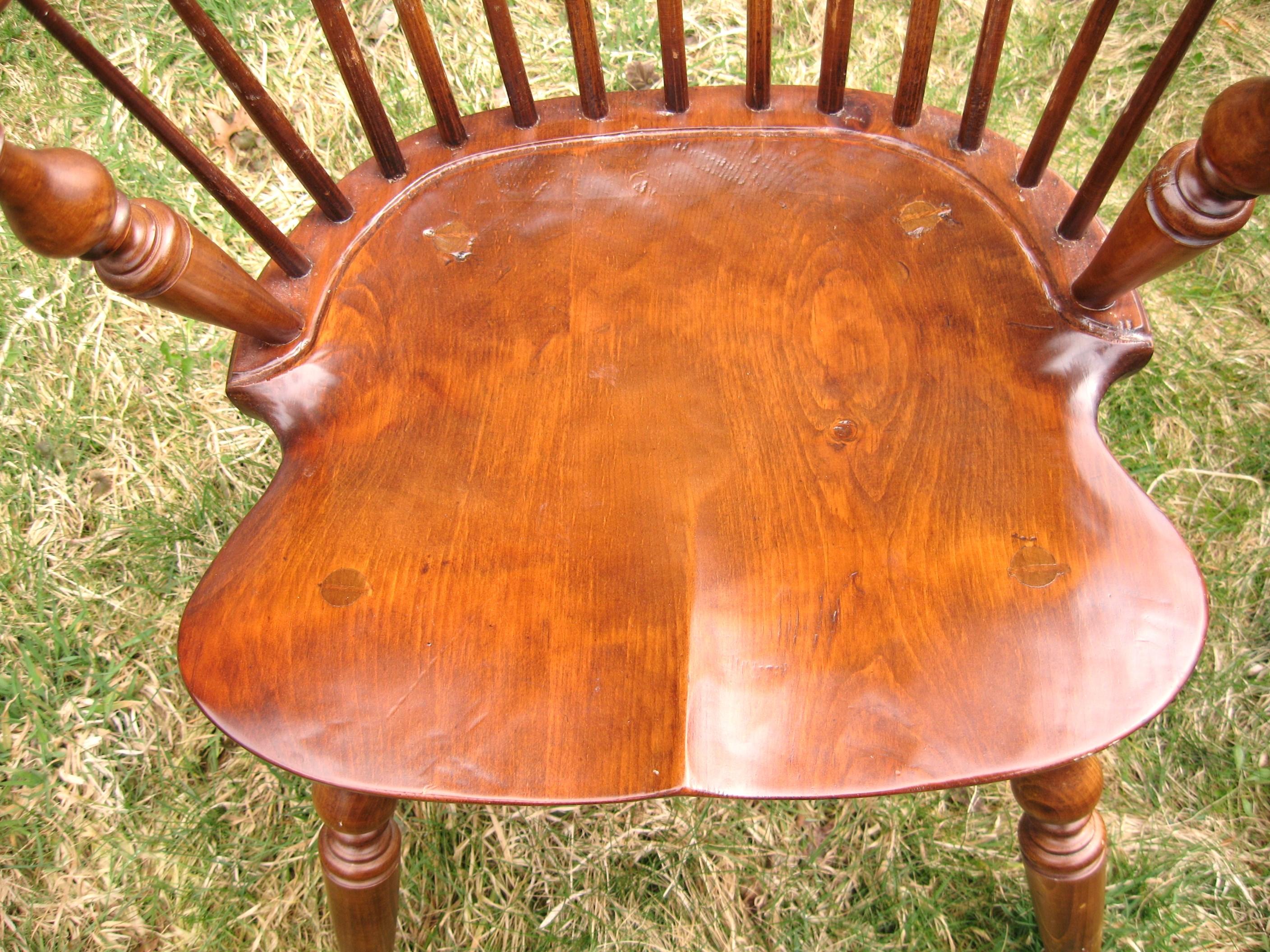 Wood New York Style Windsor Chair Continuous Arm