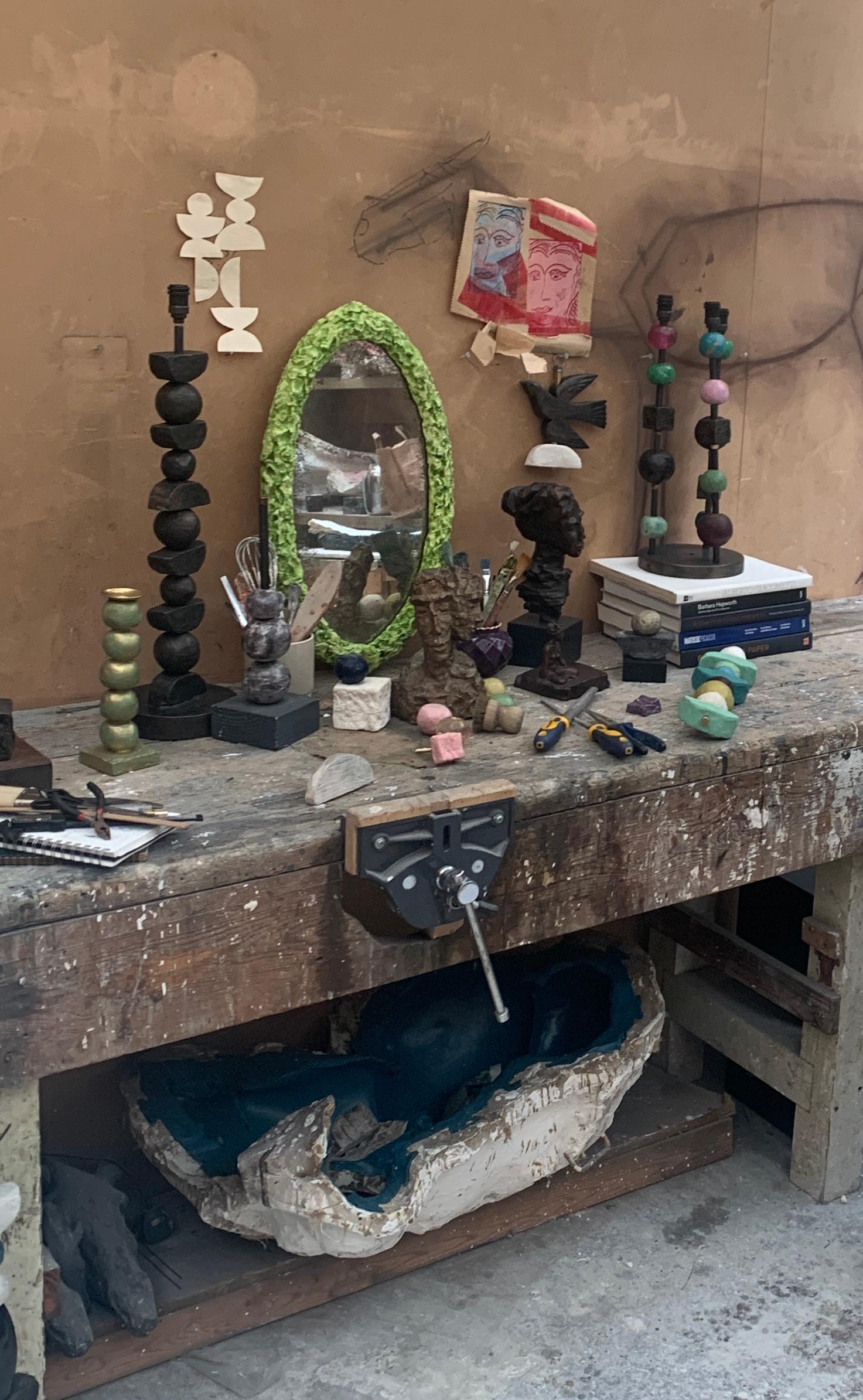 Foglia d’oro Lampada da tavolo scultorea, contemporanea di New York, patina scura, 24ct  Foglia d'oro in vendita