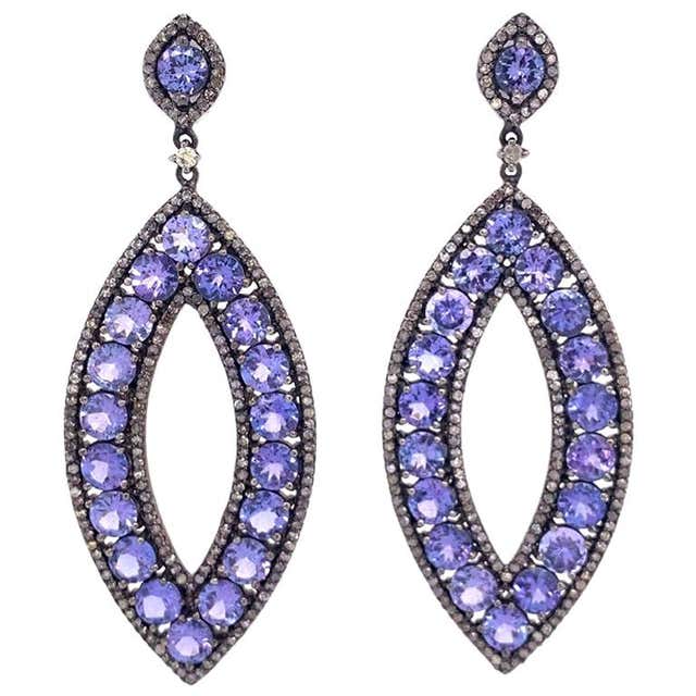 19.08 carats Tanzanite and Diamond Drop Earrings For Sale at 1stDibs