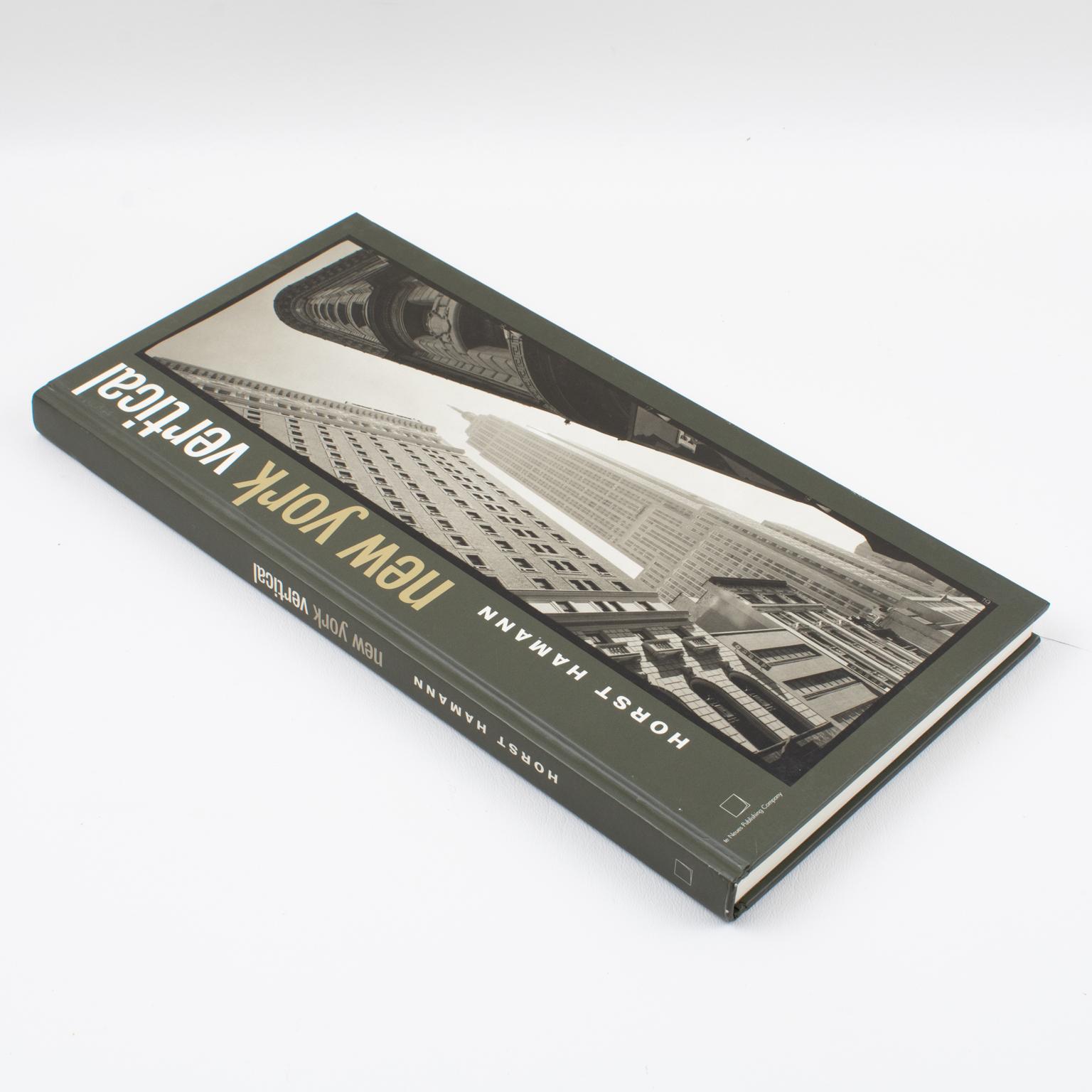 Moderne Livre « New York Vertical », photographies d'Horst Hamann, 2000 en vente